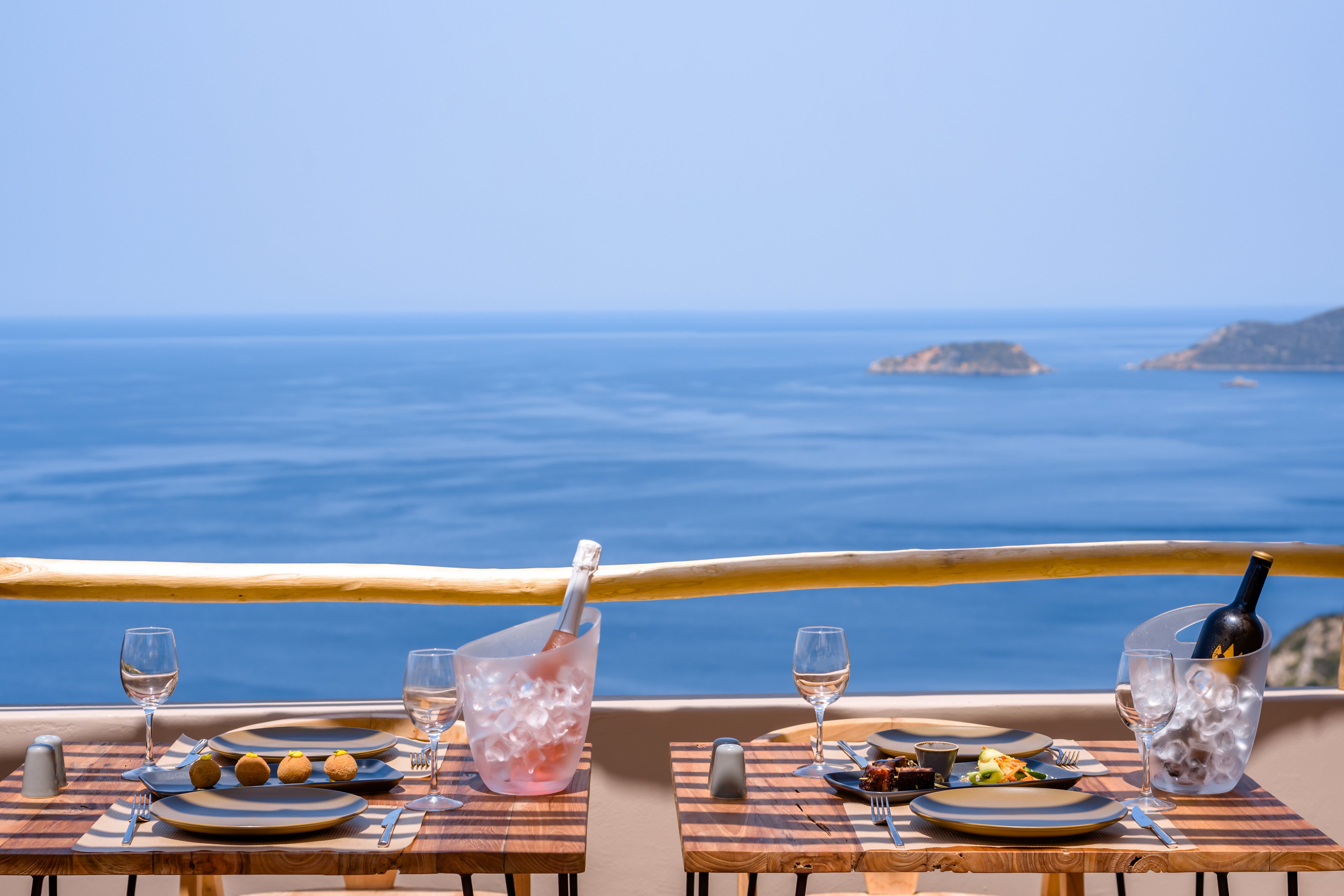 Aletri Swim Up Boutique Hotel