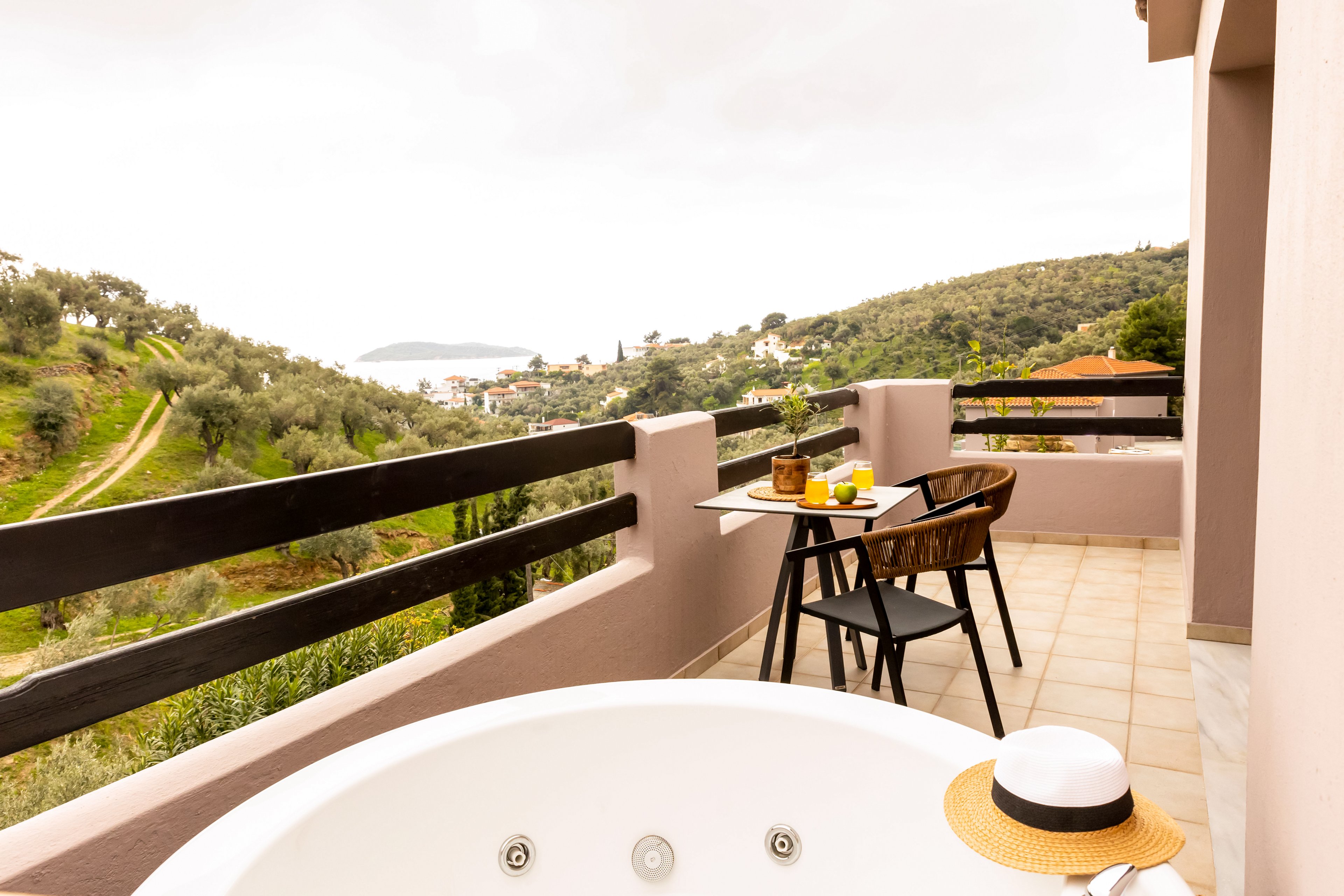 Skiathos Avaton Suites & Villas
