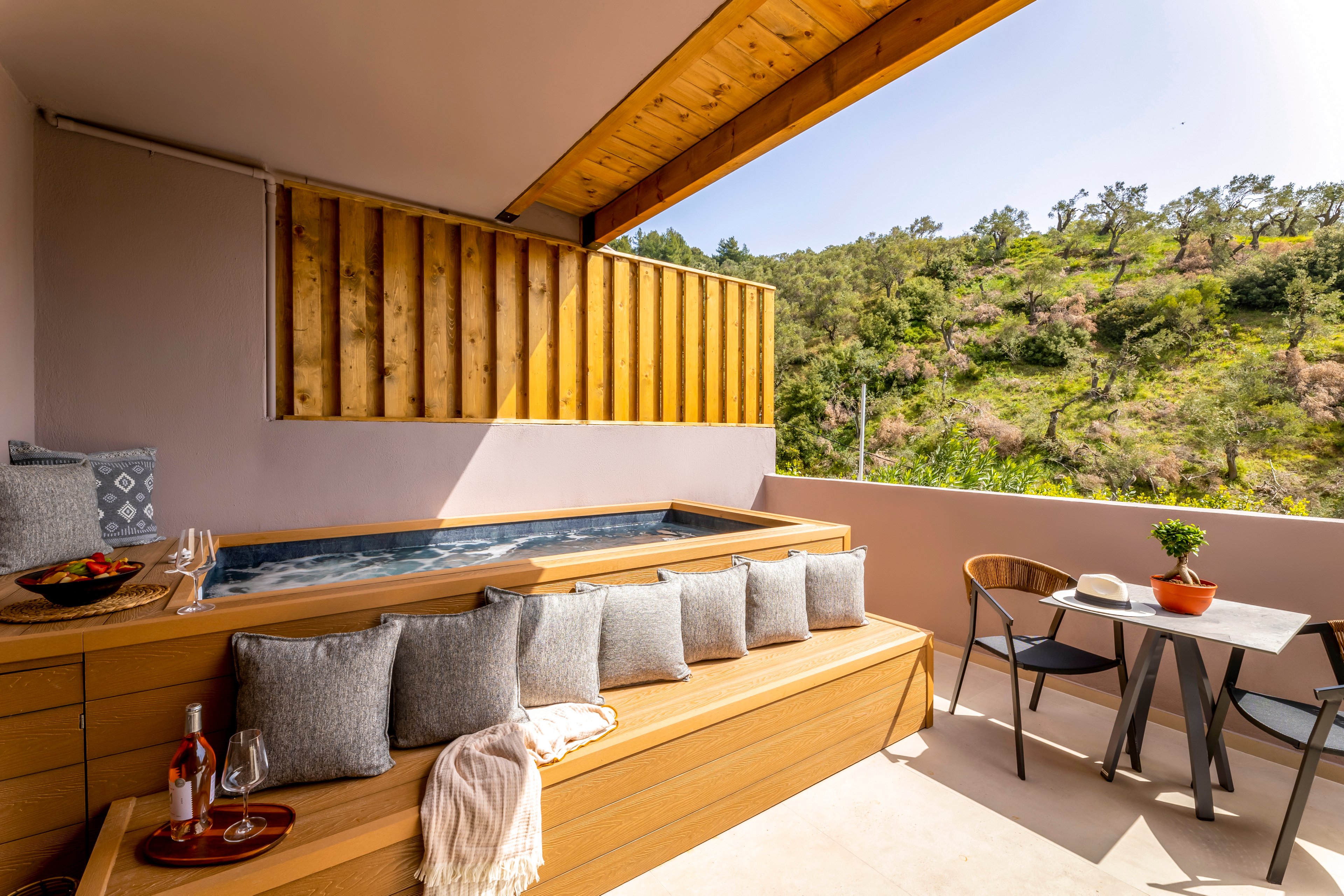 Skiathos Avaton Suites & Villas