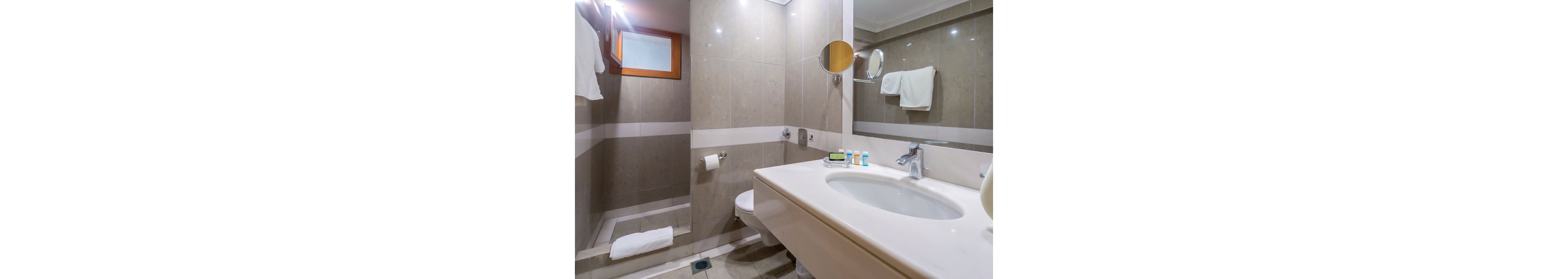 Cape Kanapitsa Hotel