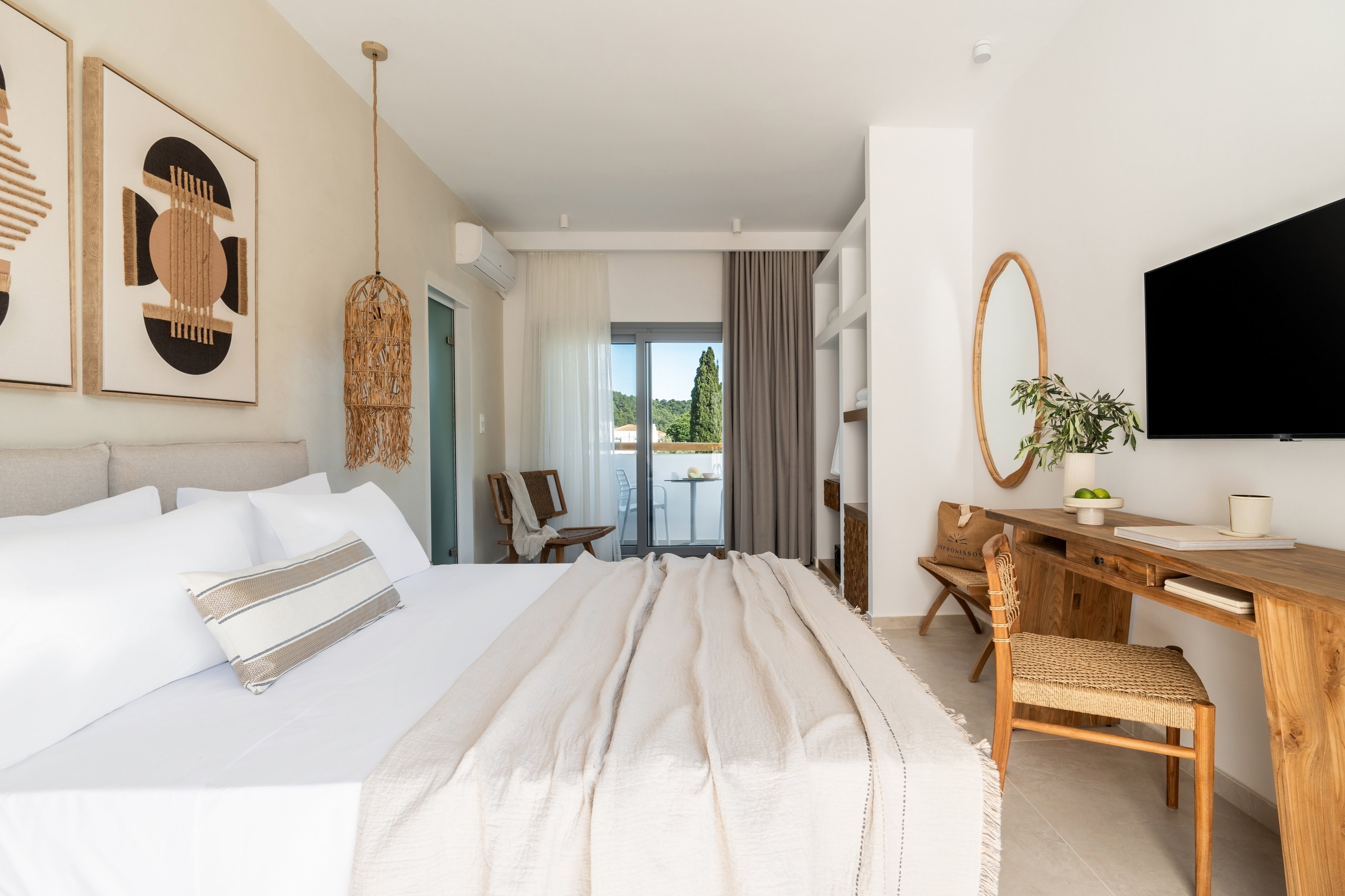 Aspronissos Skiathos