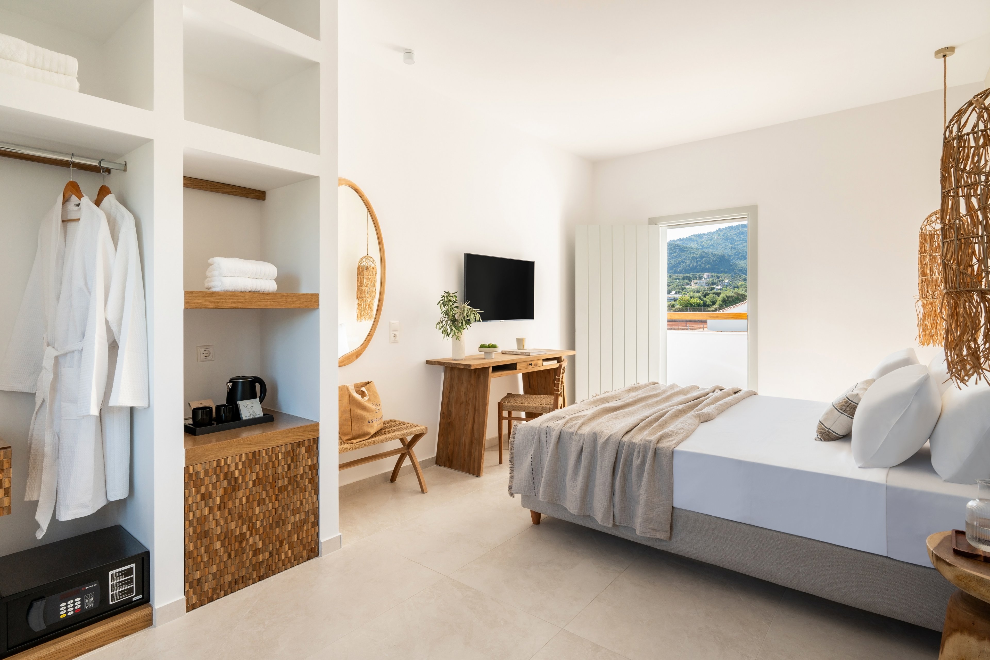 Aspronissos Skiathos