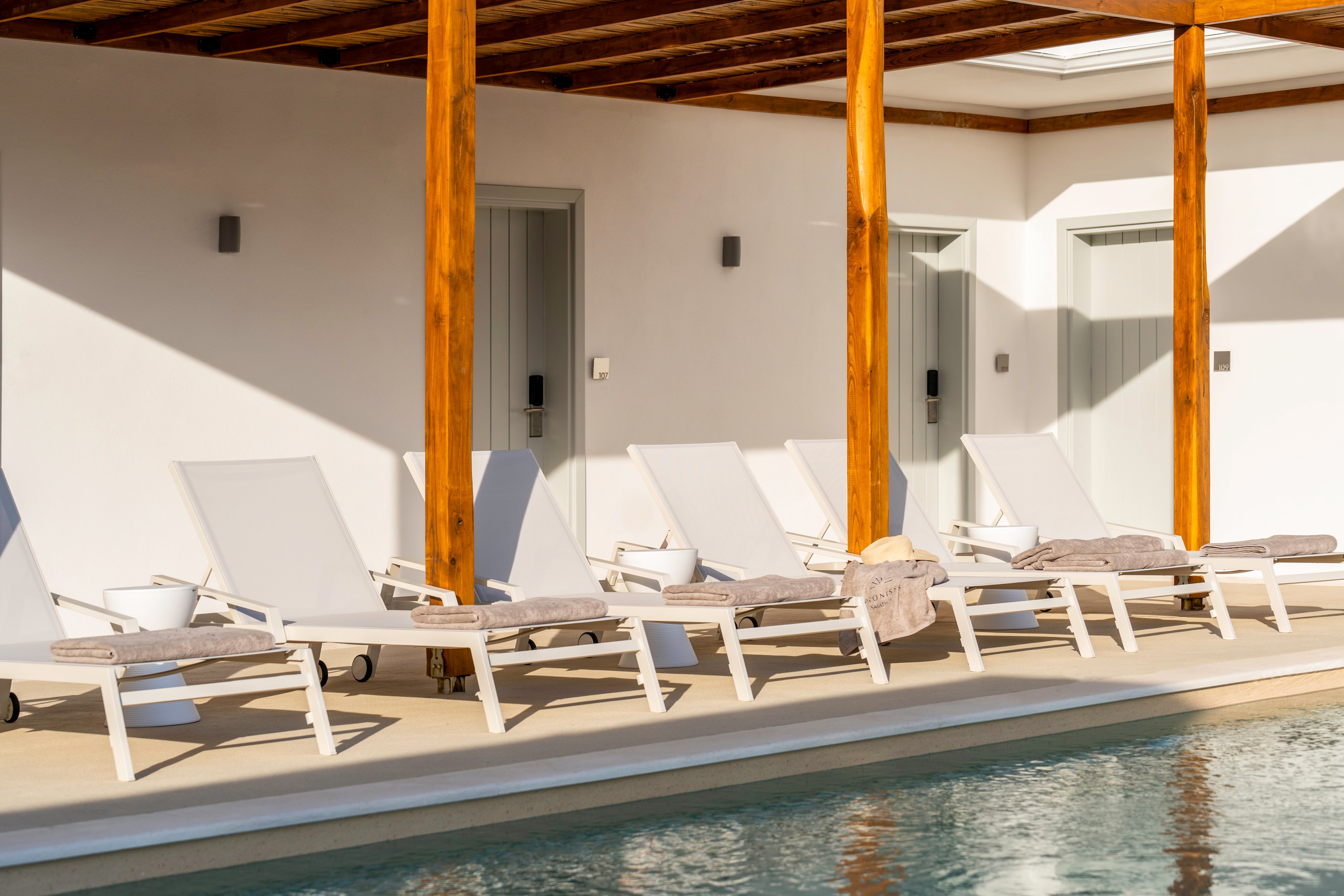 Aspronissos Skiathos