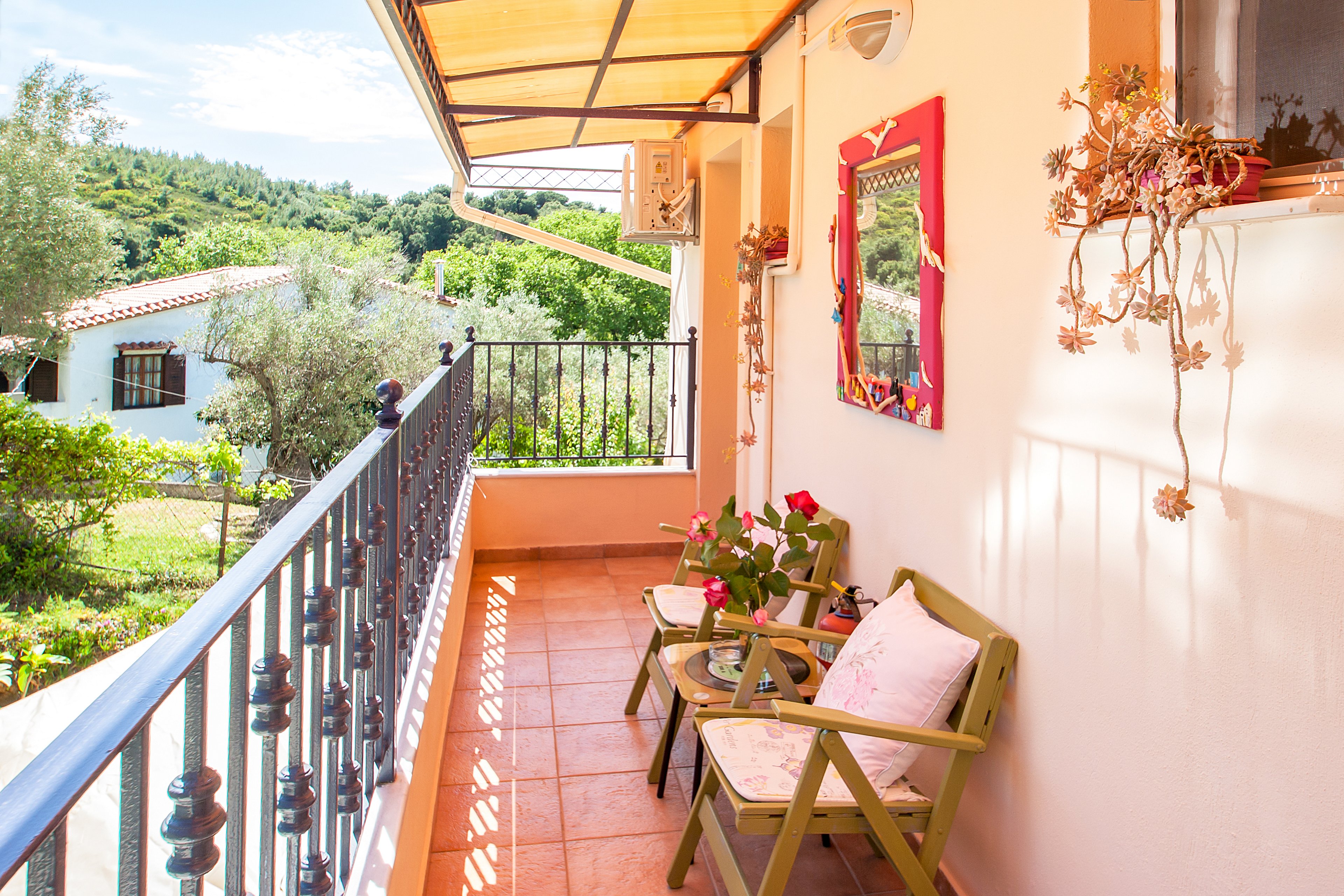 Syraina Studios and Rooms