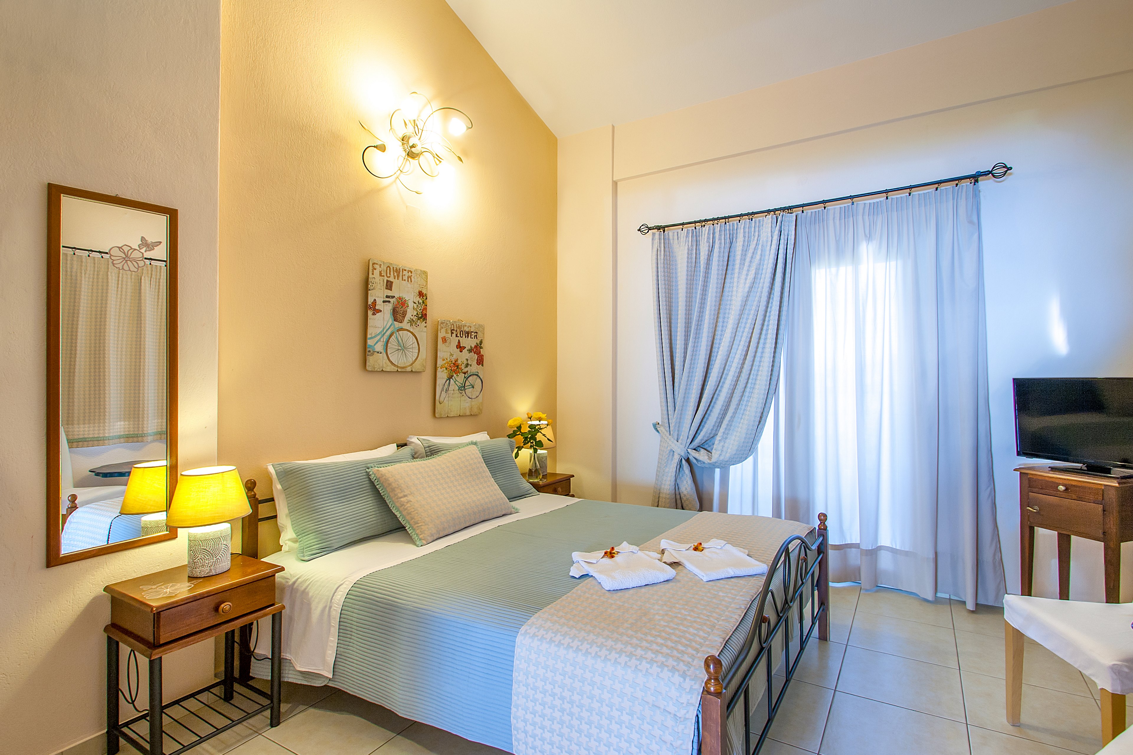 Syraina Studios and Rooms