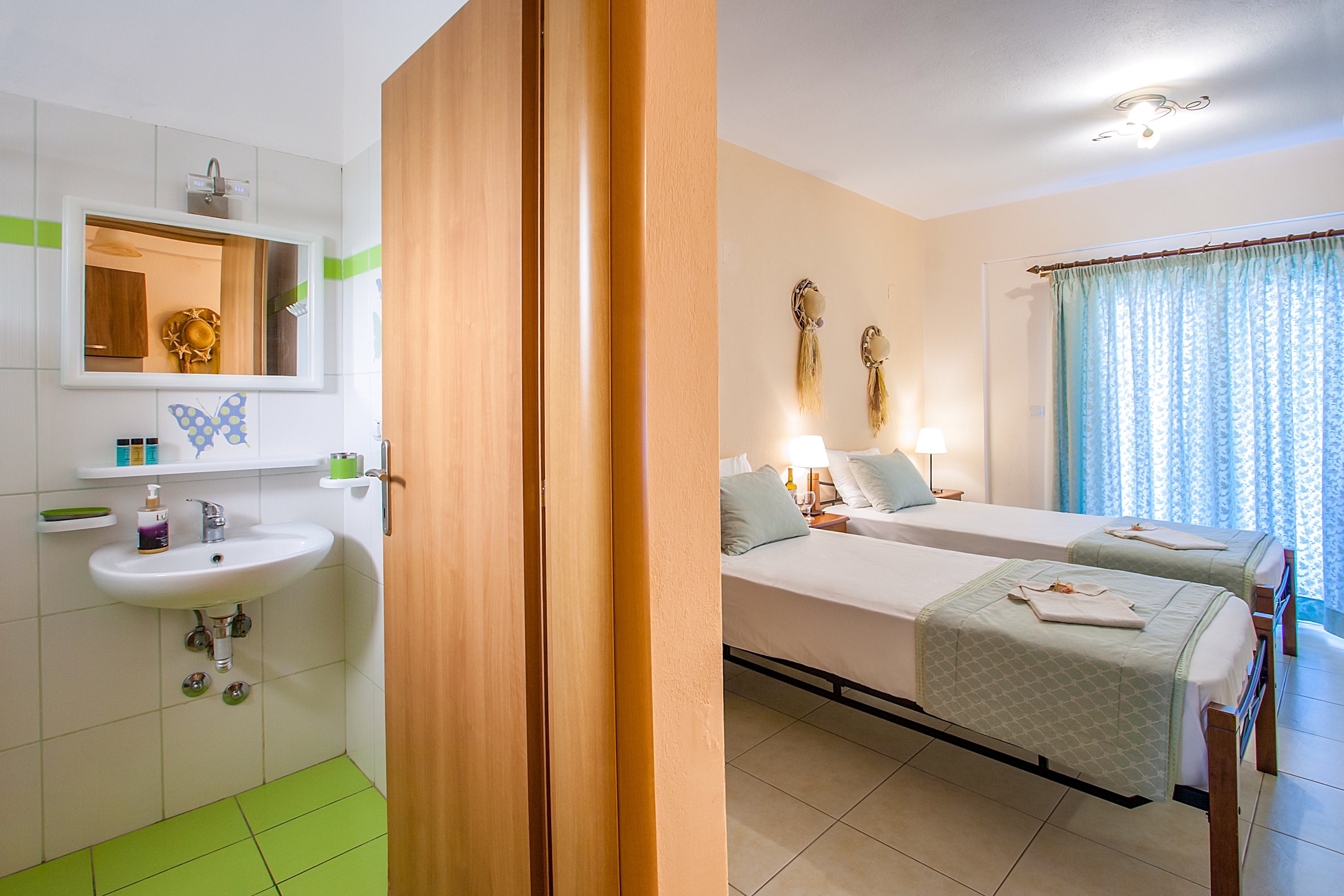 Syraina Studios and Rooms