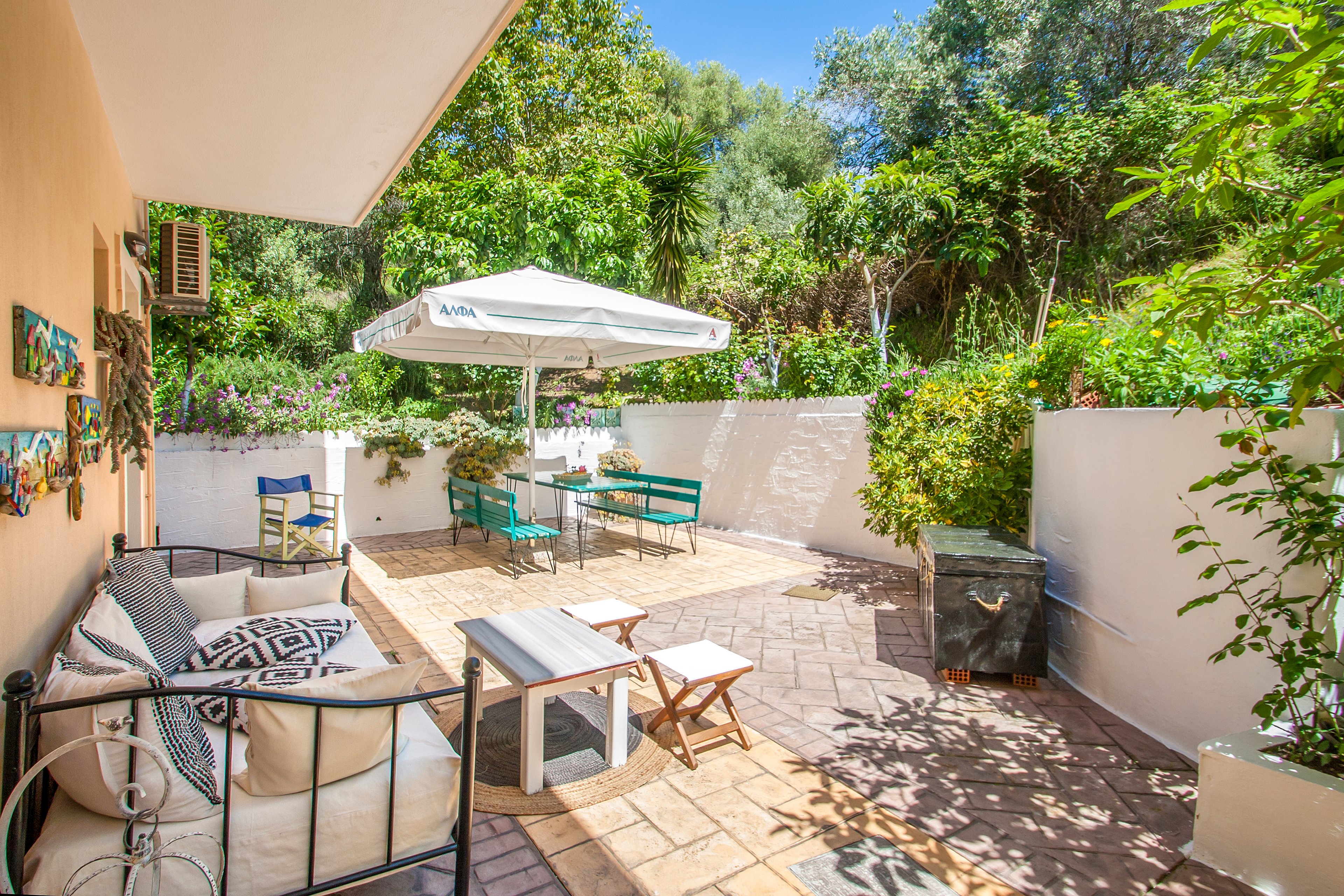 Syraina Studios and Rooms