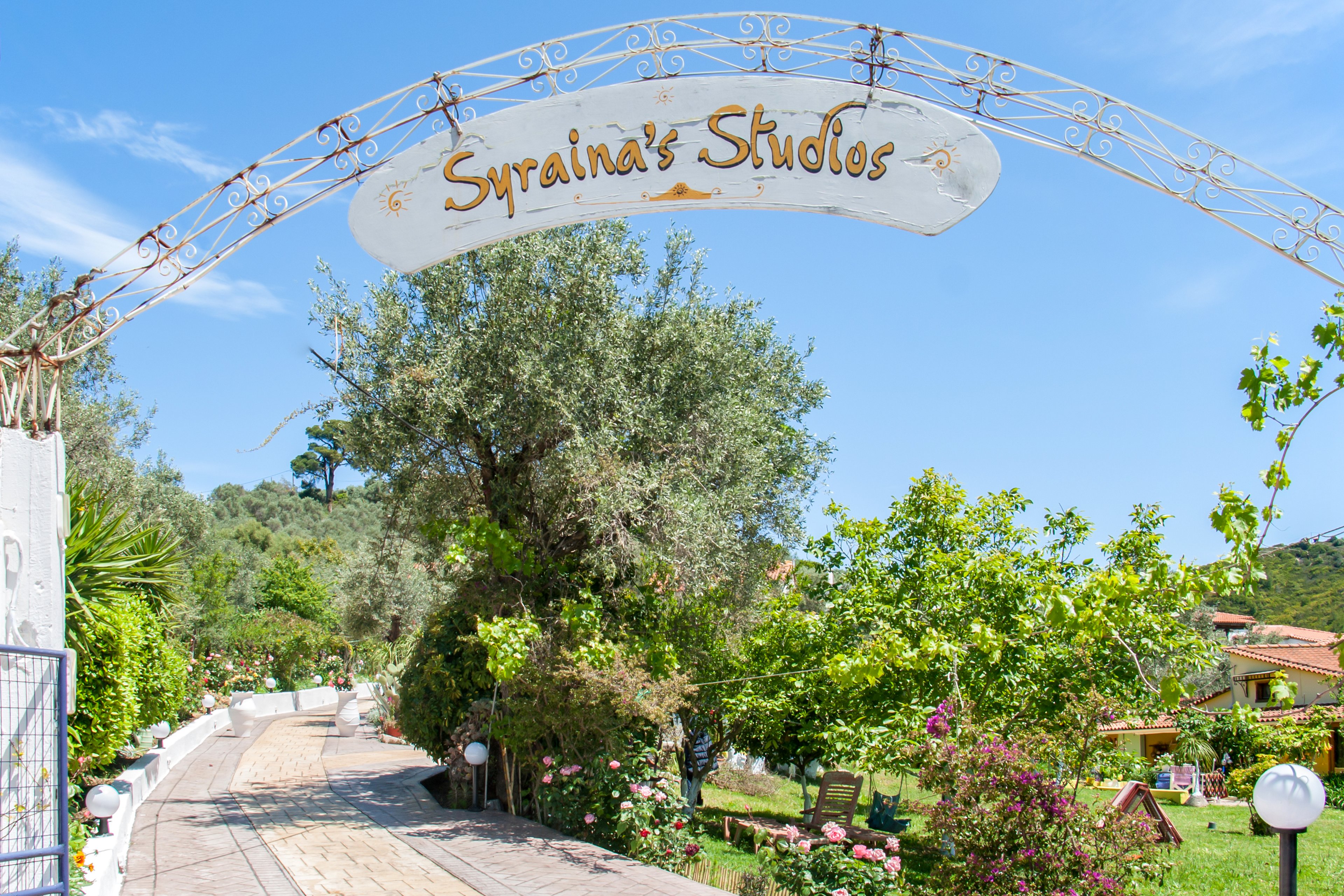 Syraina Studios and Rooms
