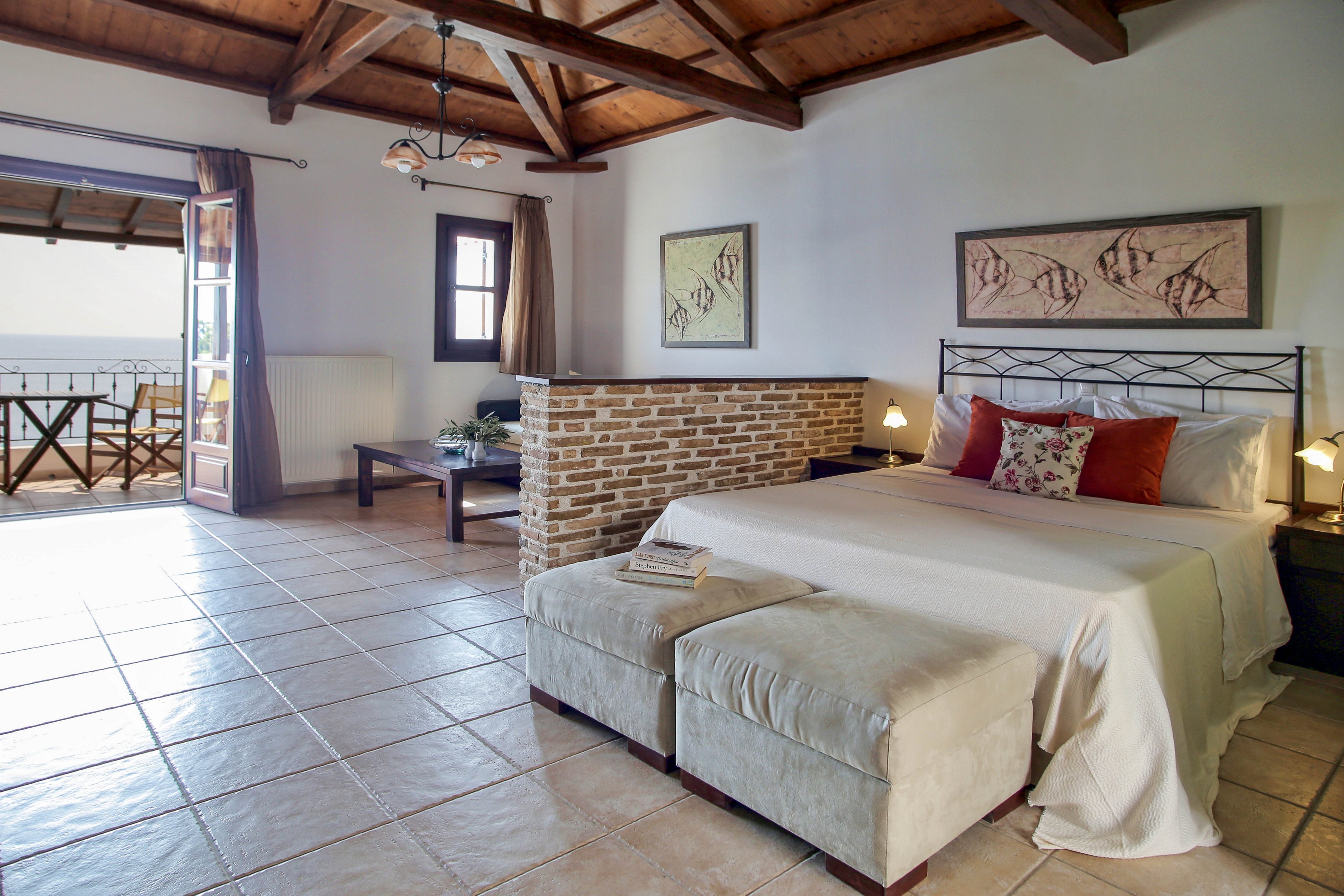 Yalis Hotel