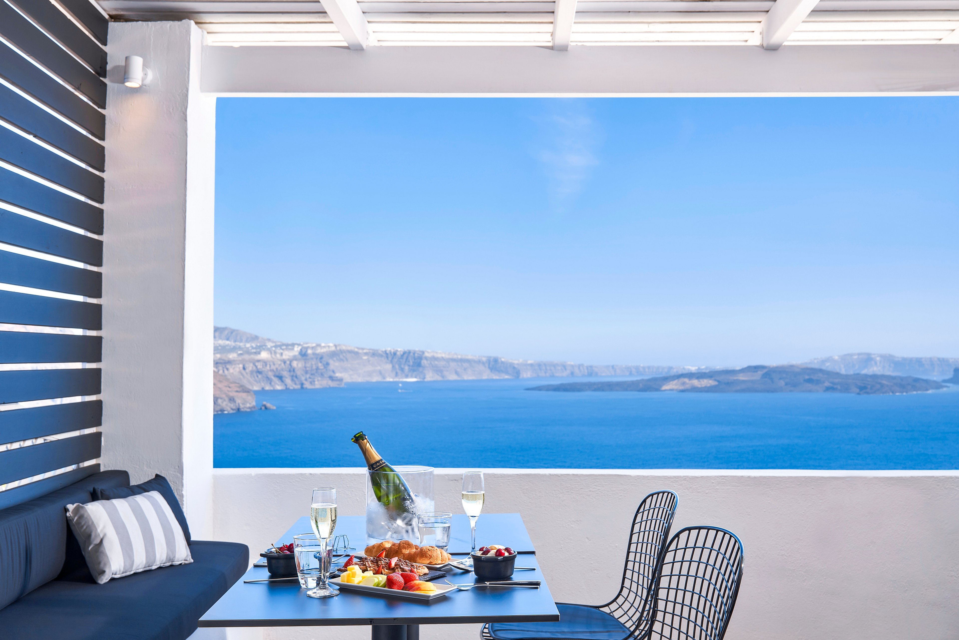 Mr & Mrs White Santorini