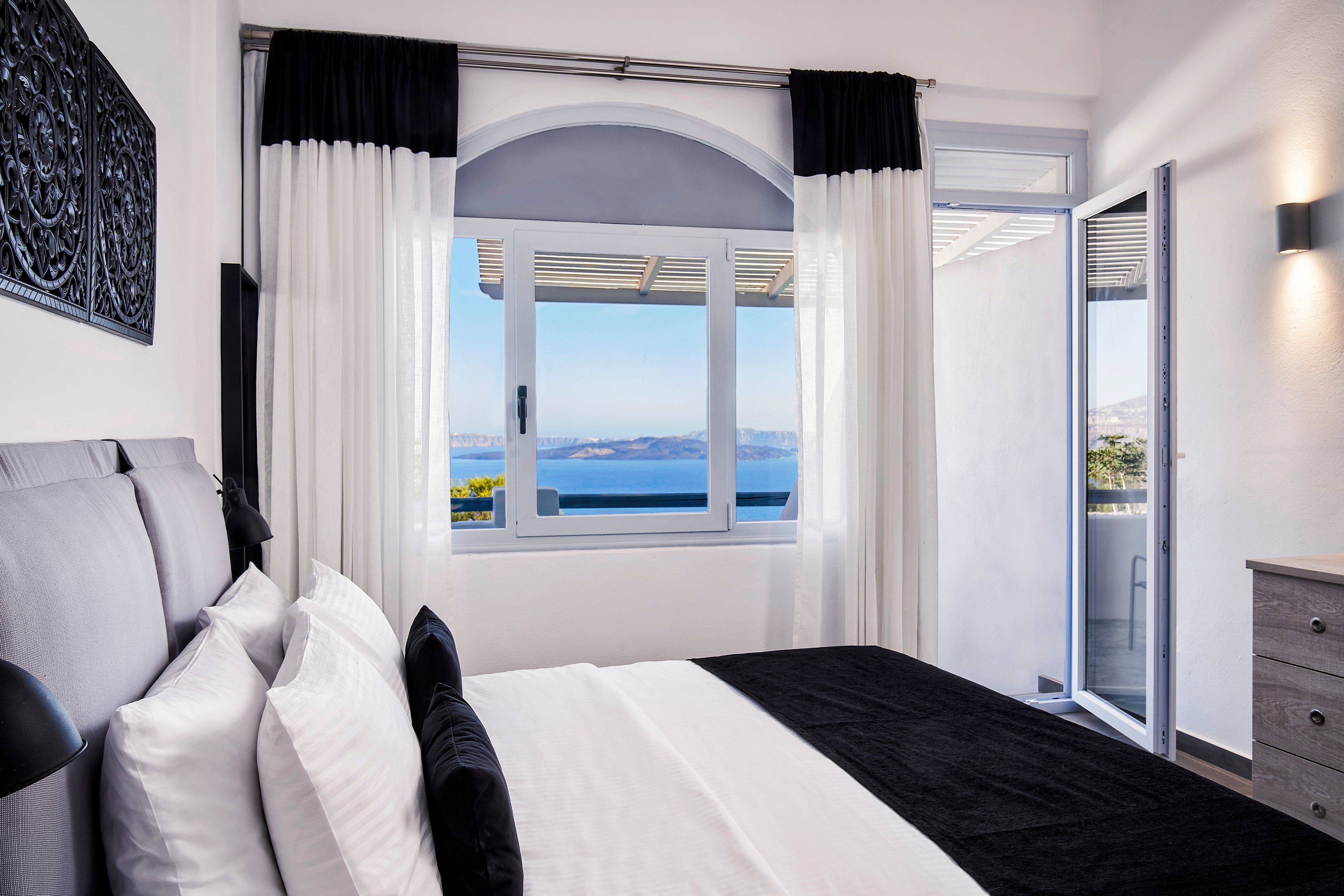 Mr & Mrs White Santorini