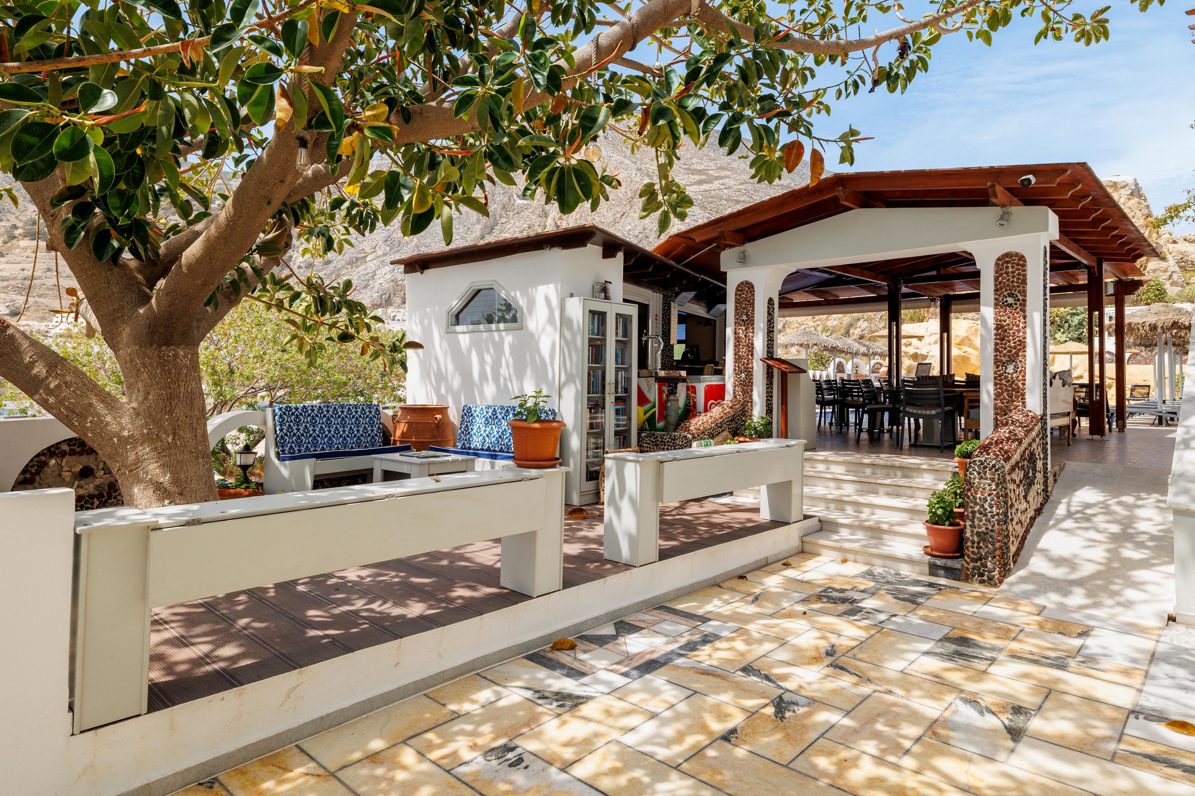 Black Sand Apartments