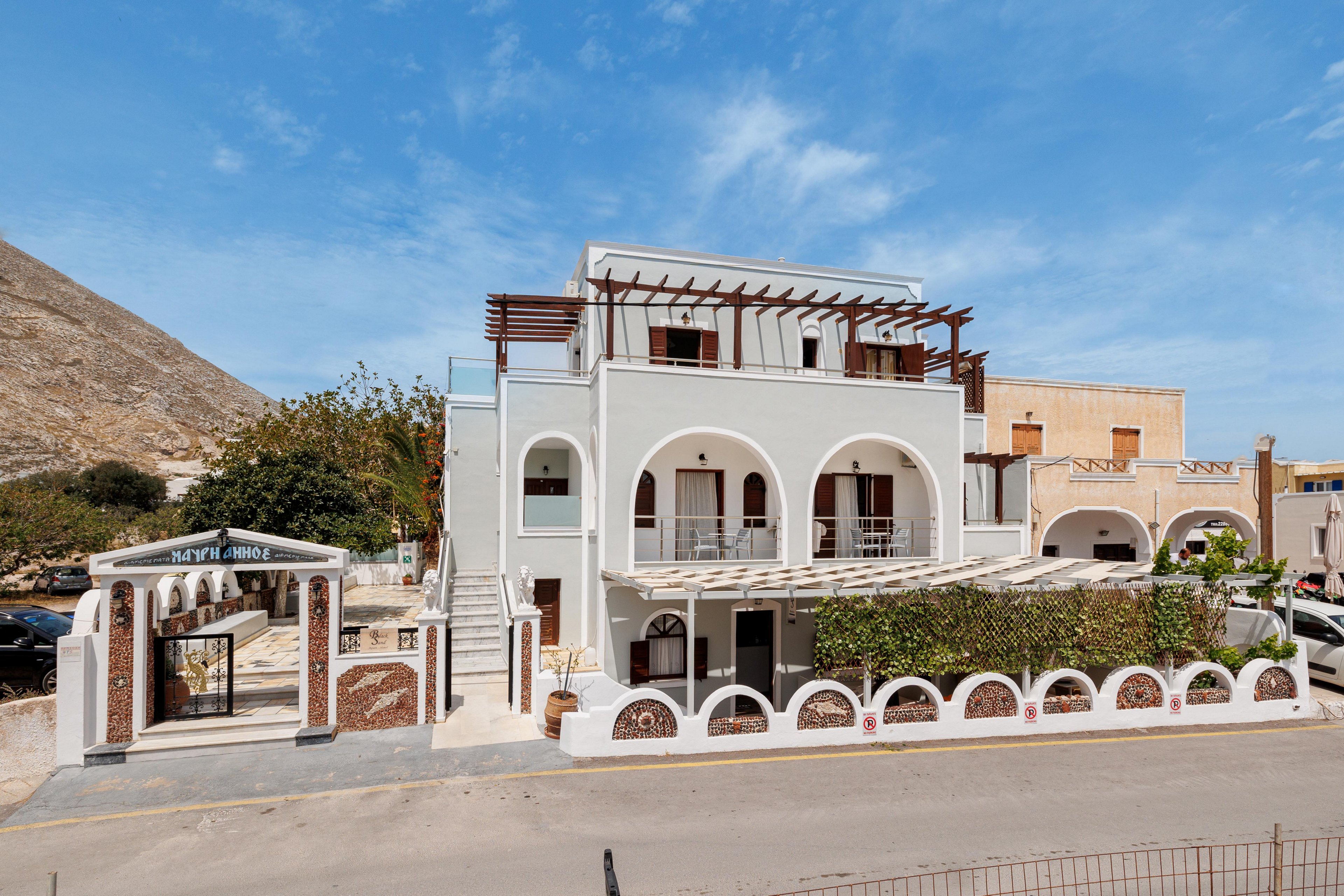 Black Sand Apartments