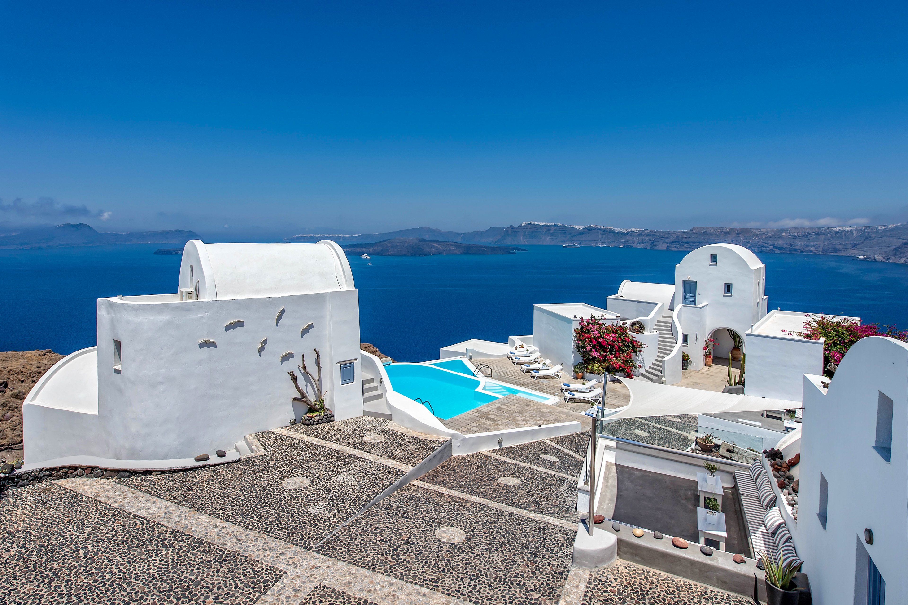 Apanemo Hotel & Suites