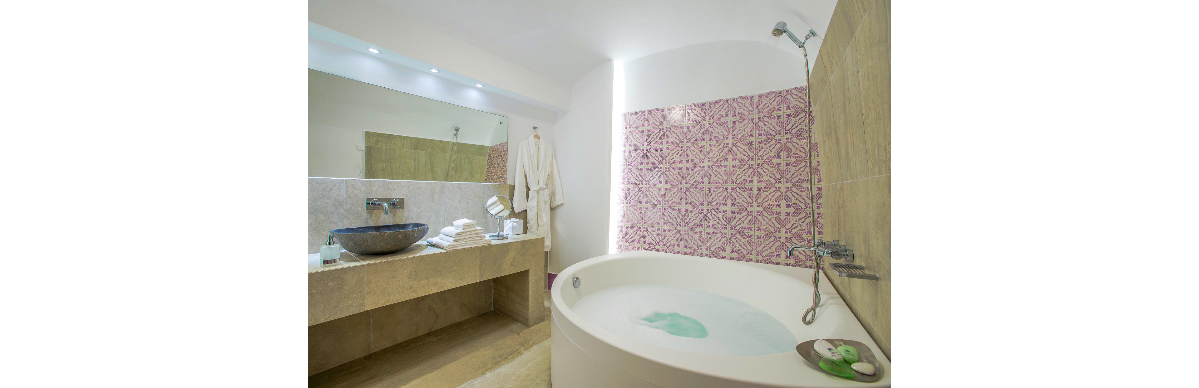 Santorini Secret Suites & Spa