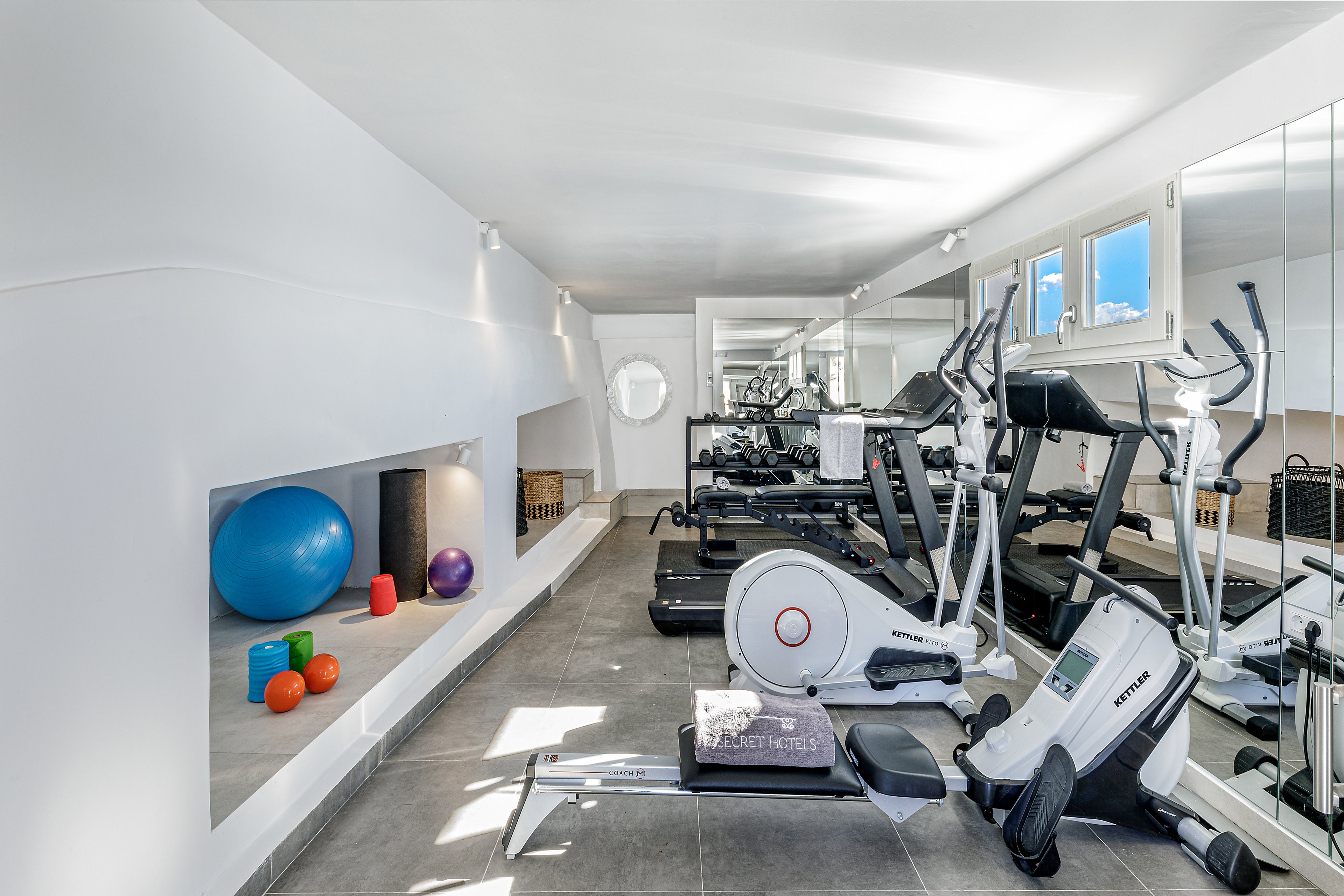 Santorini Secret Suites & Spa