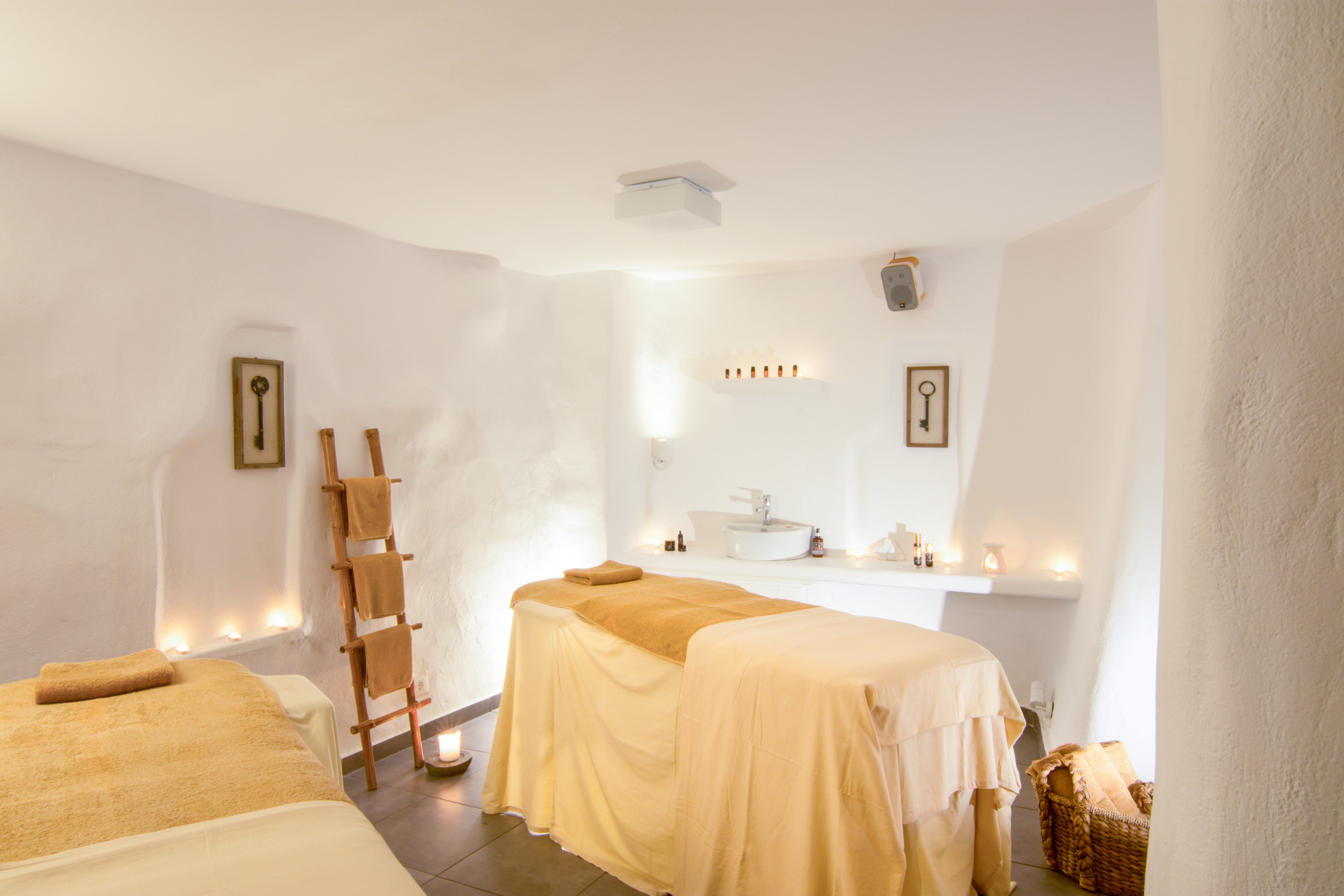 Santorini Secret Suites & Spa