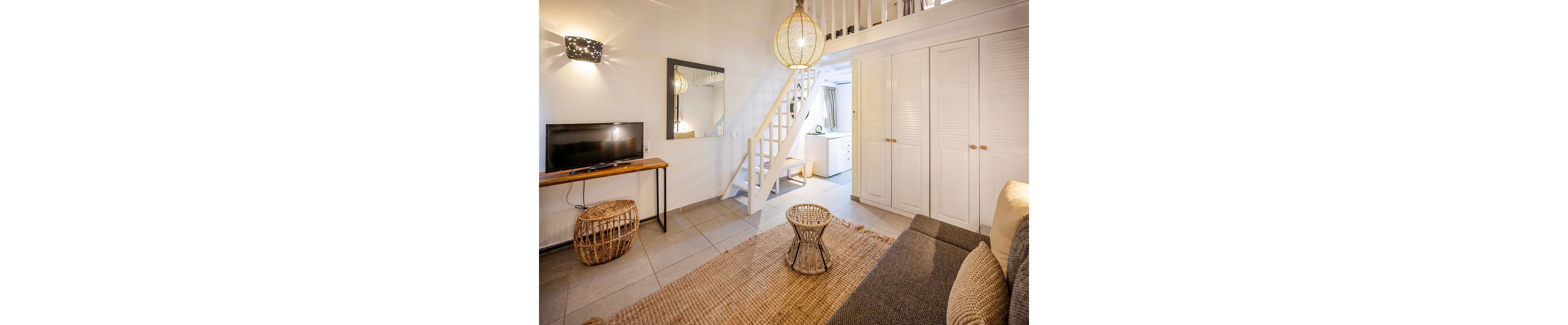 Smy Santorini Suites & Villas