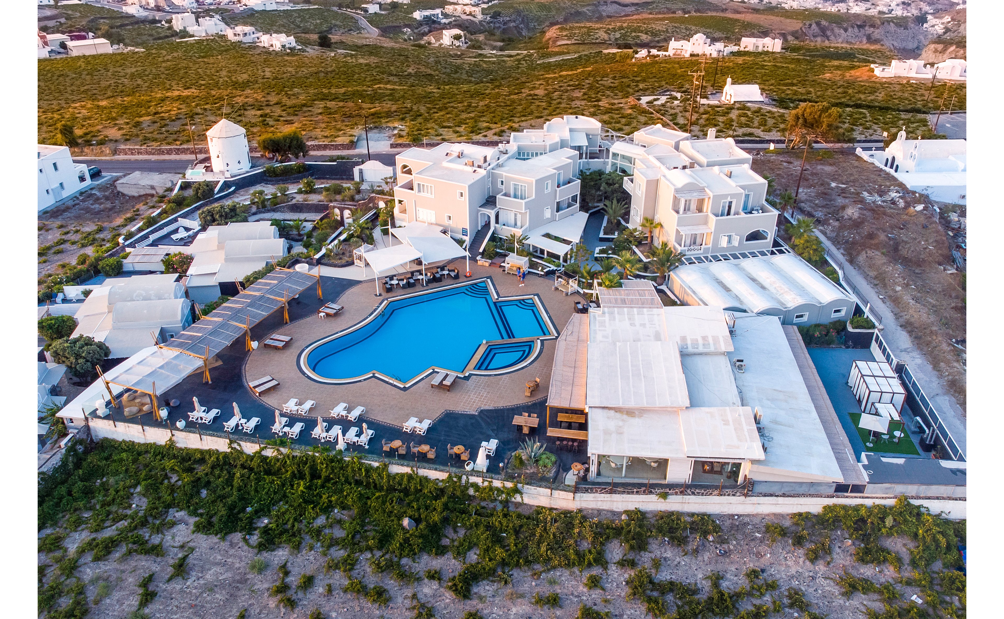 Smy Santorini Suites & Villas