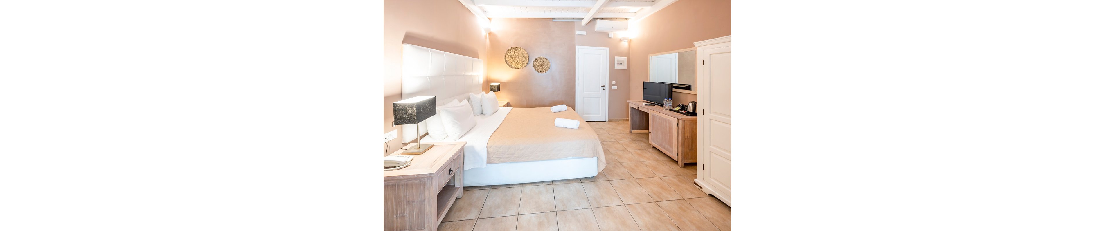 Smy Santorini Suites & Villas