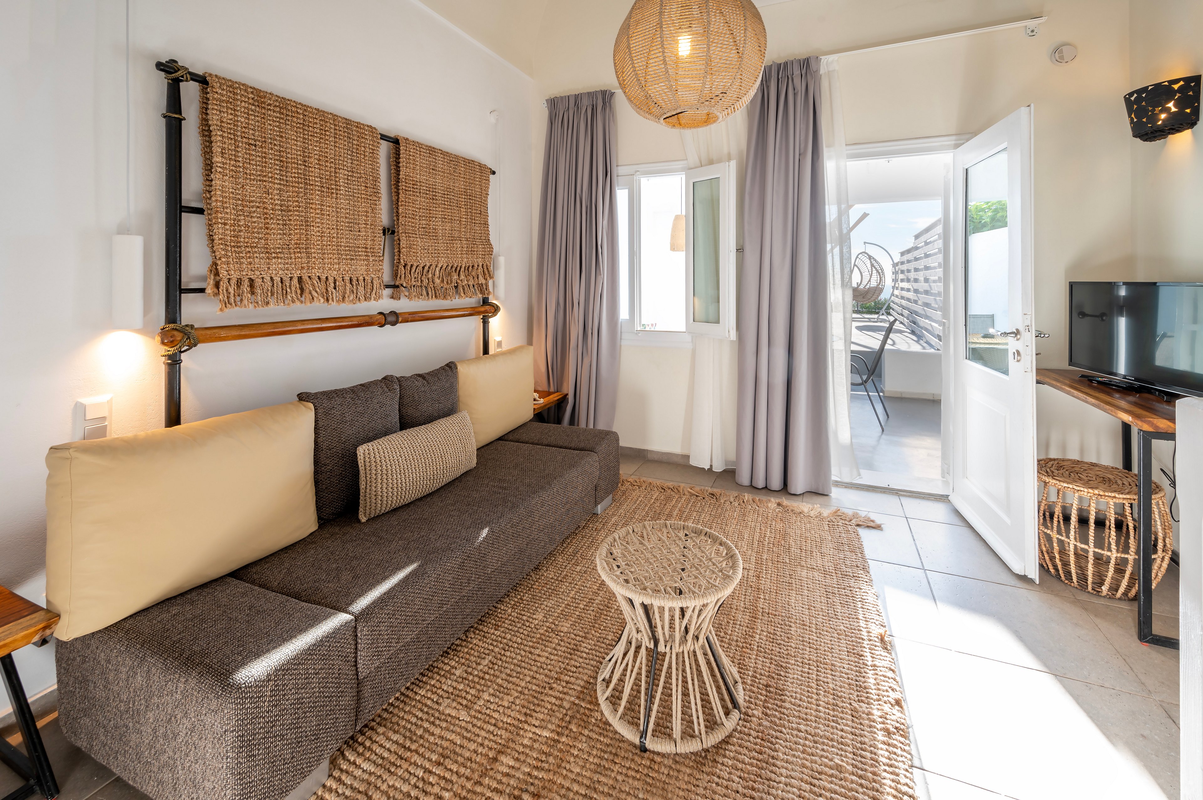Smy Santorini Suites & Villas