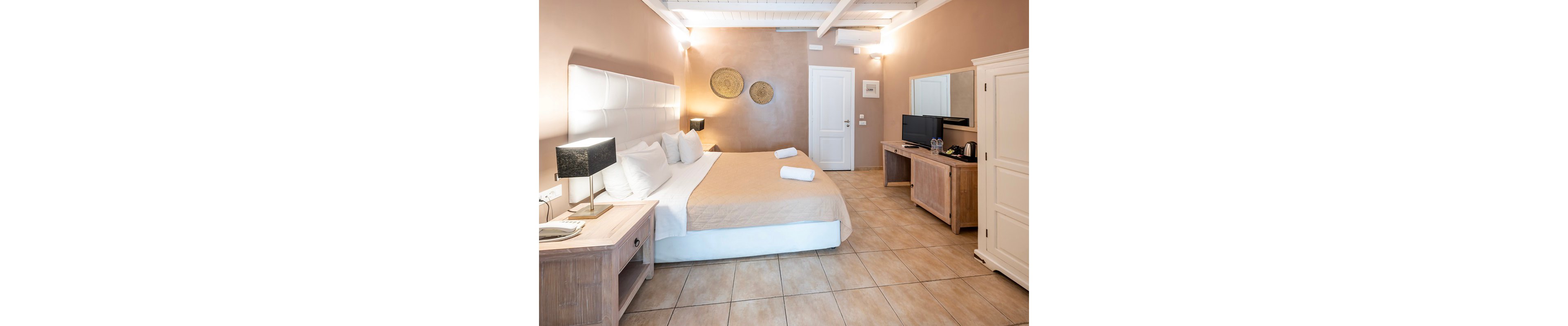 Smy Santorini Suites & Villas