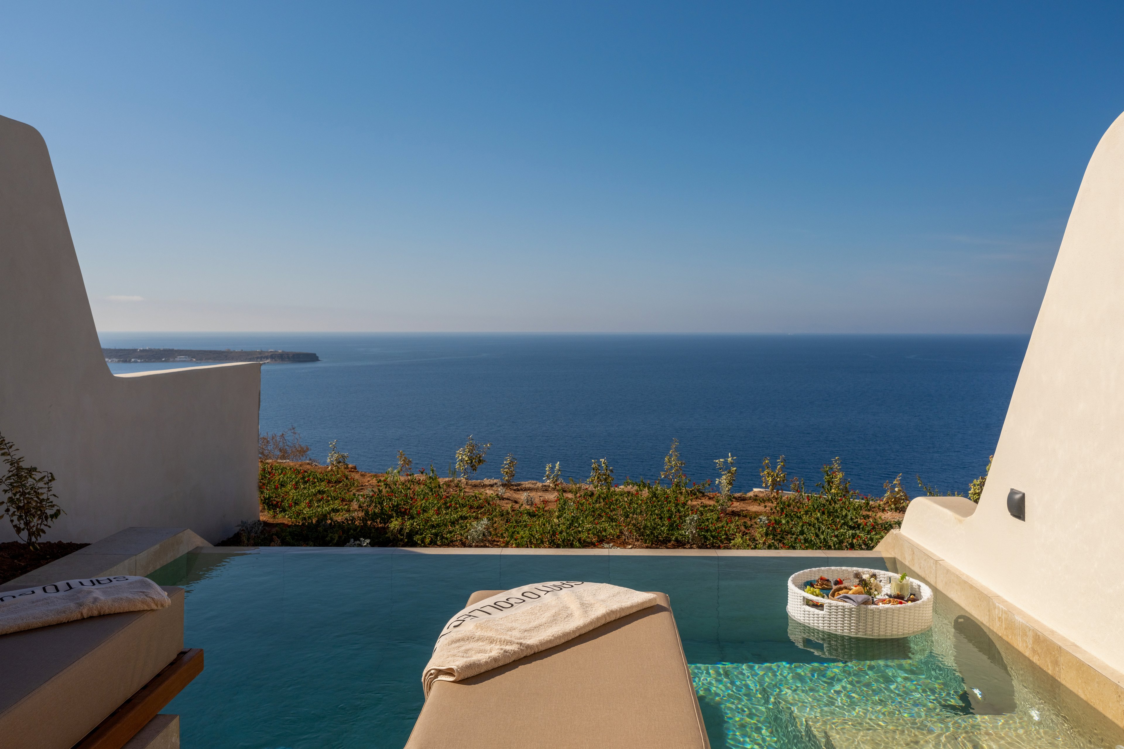 Santo Mine Oia Suites