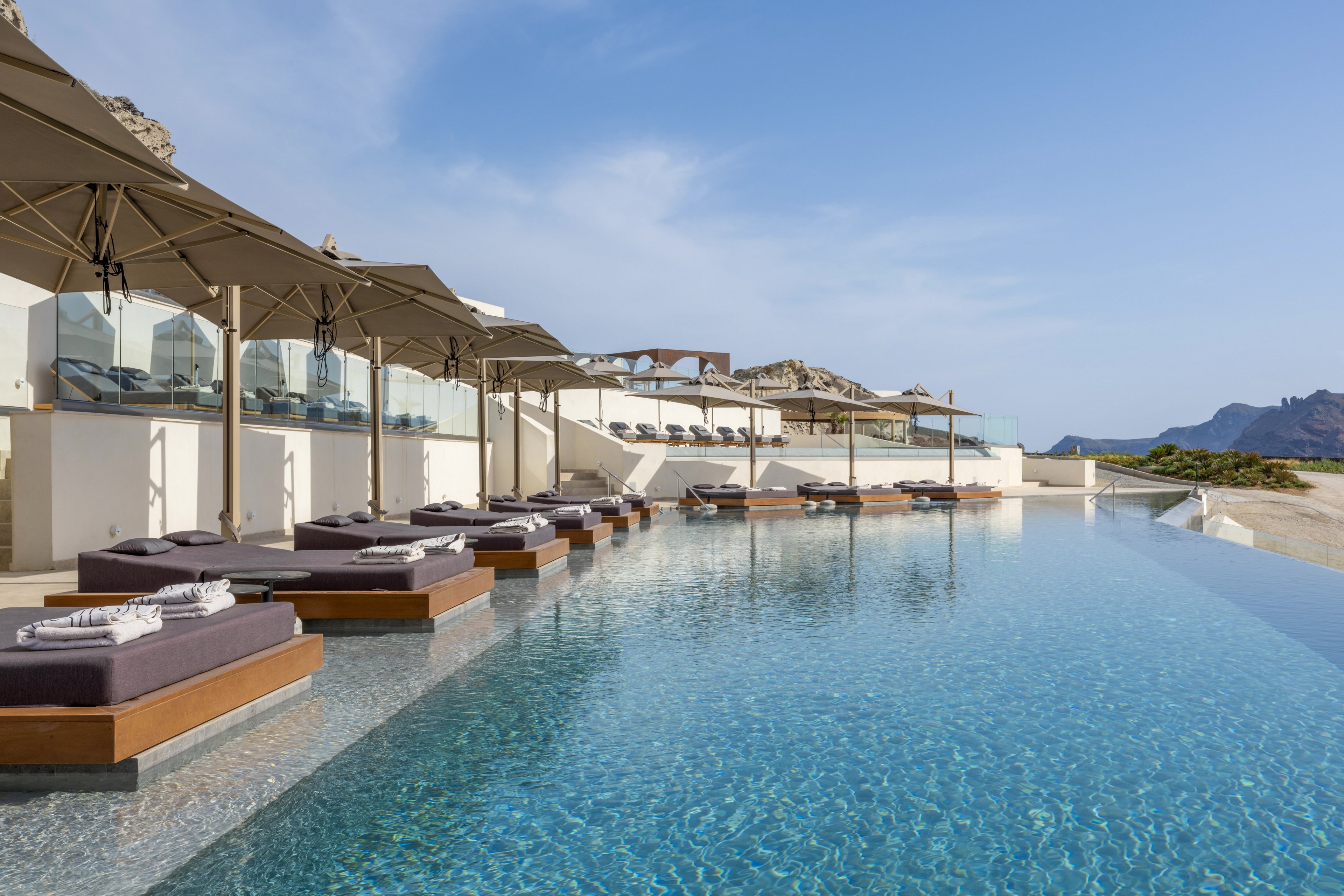 Santo Mine Oia Suites