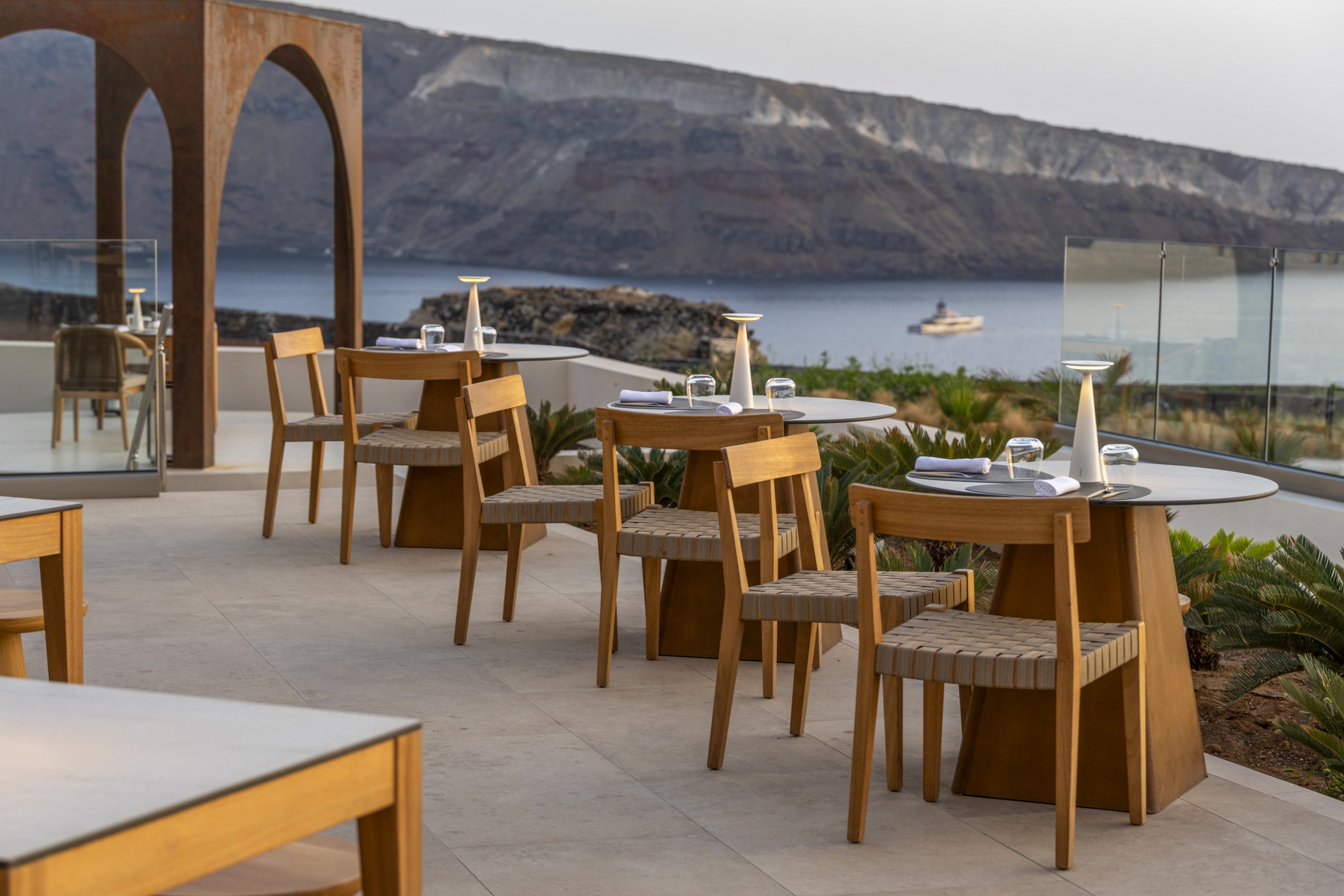 Santo Mine Oia Suites