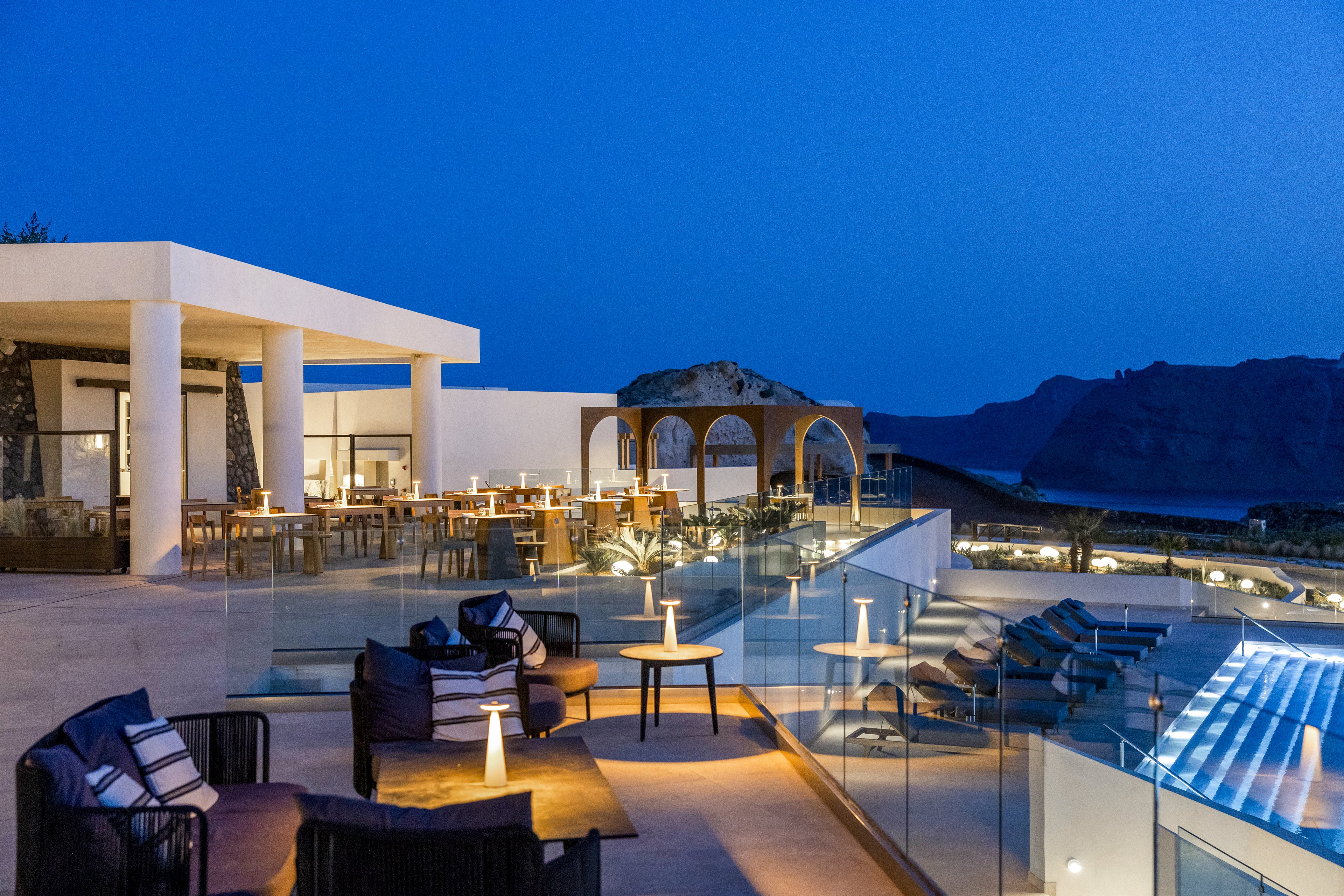 Santo Mine Oia Suites