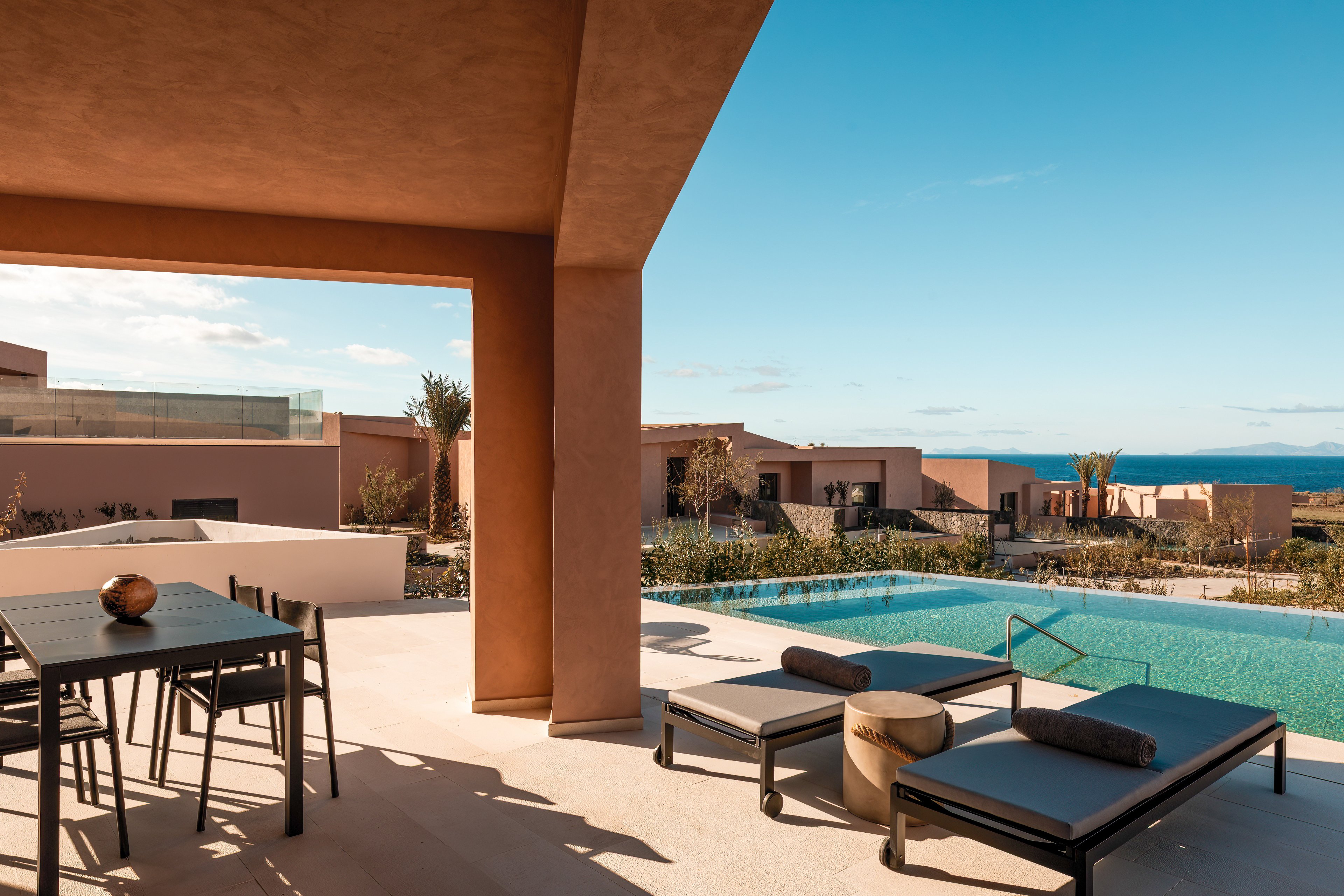 Domes Novos Santorini