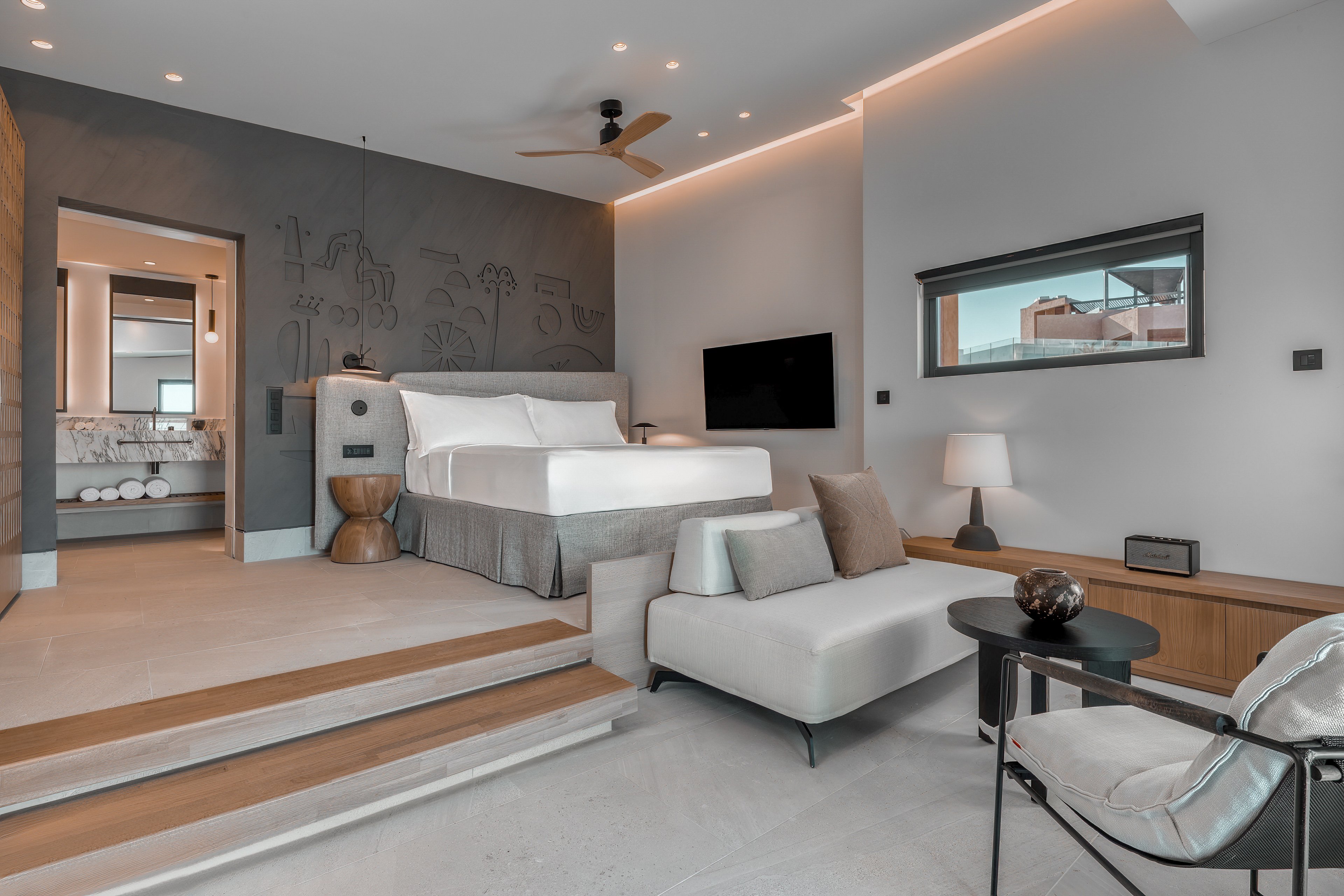 Domes Novos Santorini