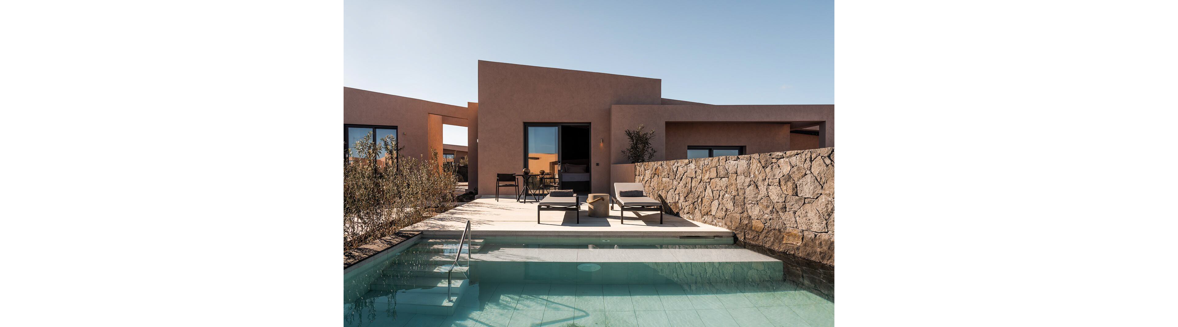 Domes Novos Santorini