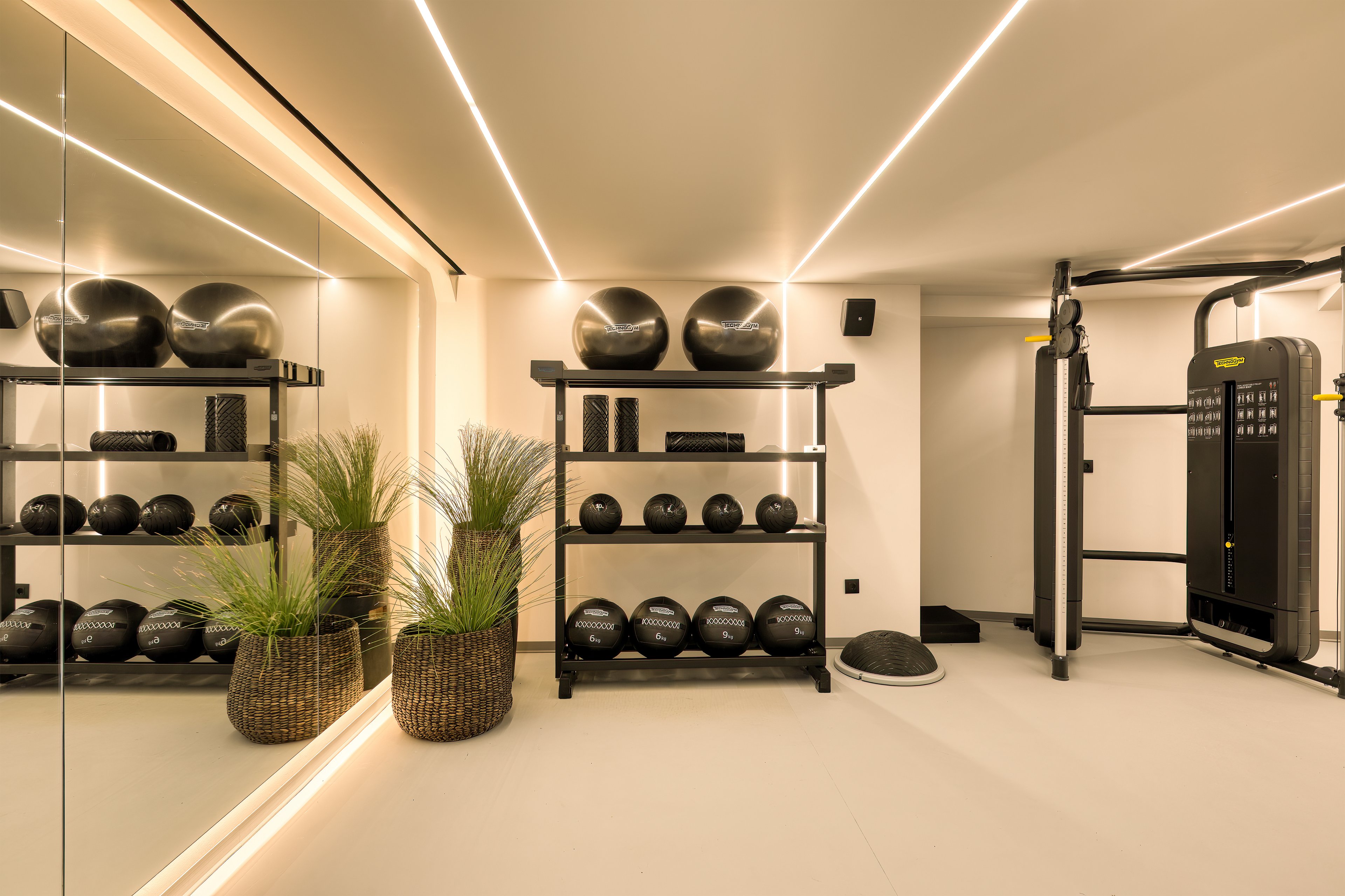 Domes Novos Santorini