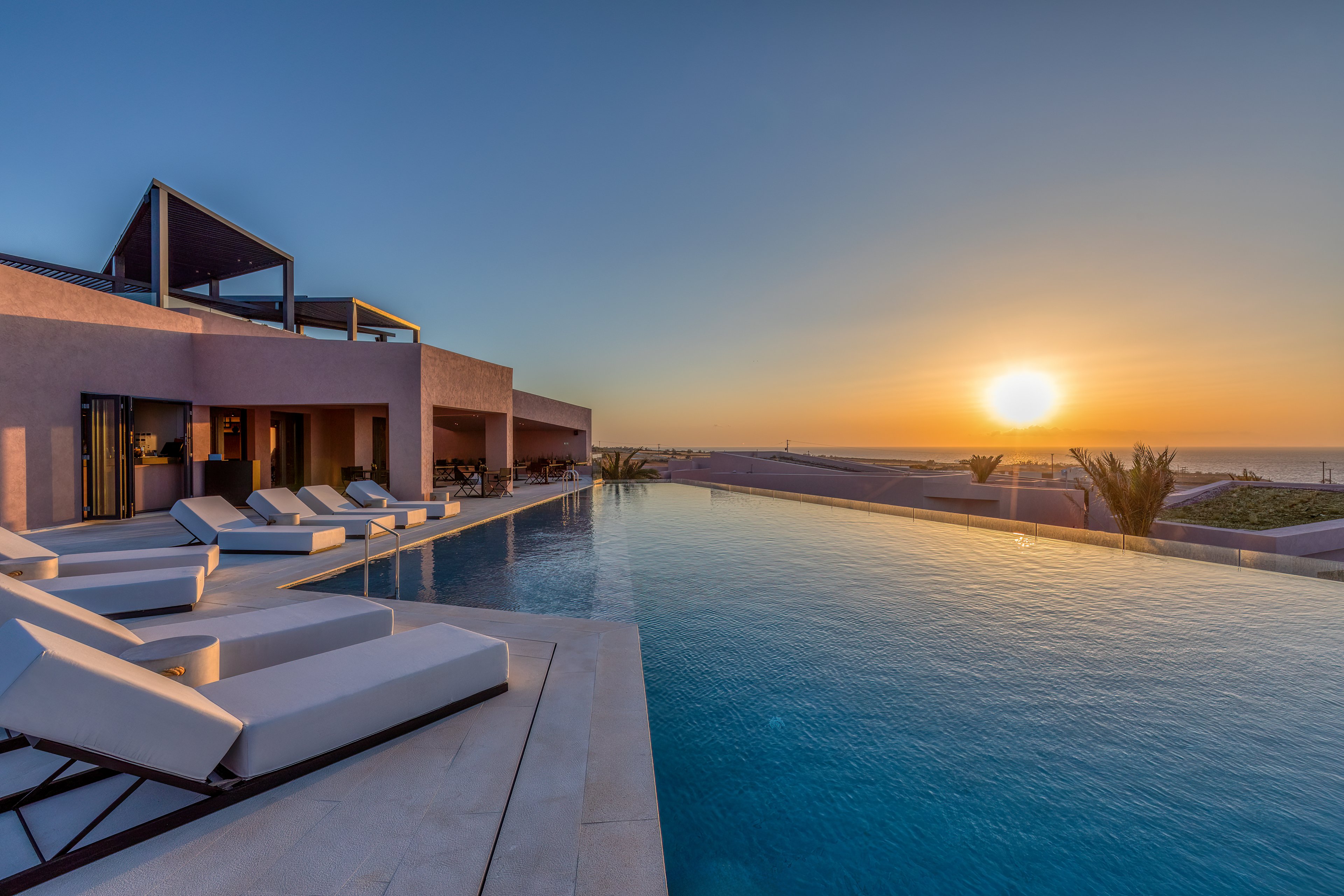 Domes Novos Santorini