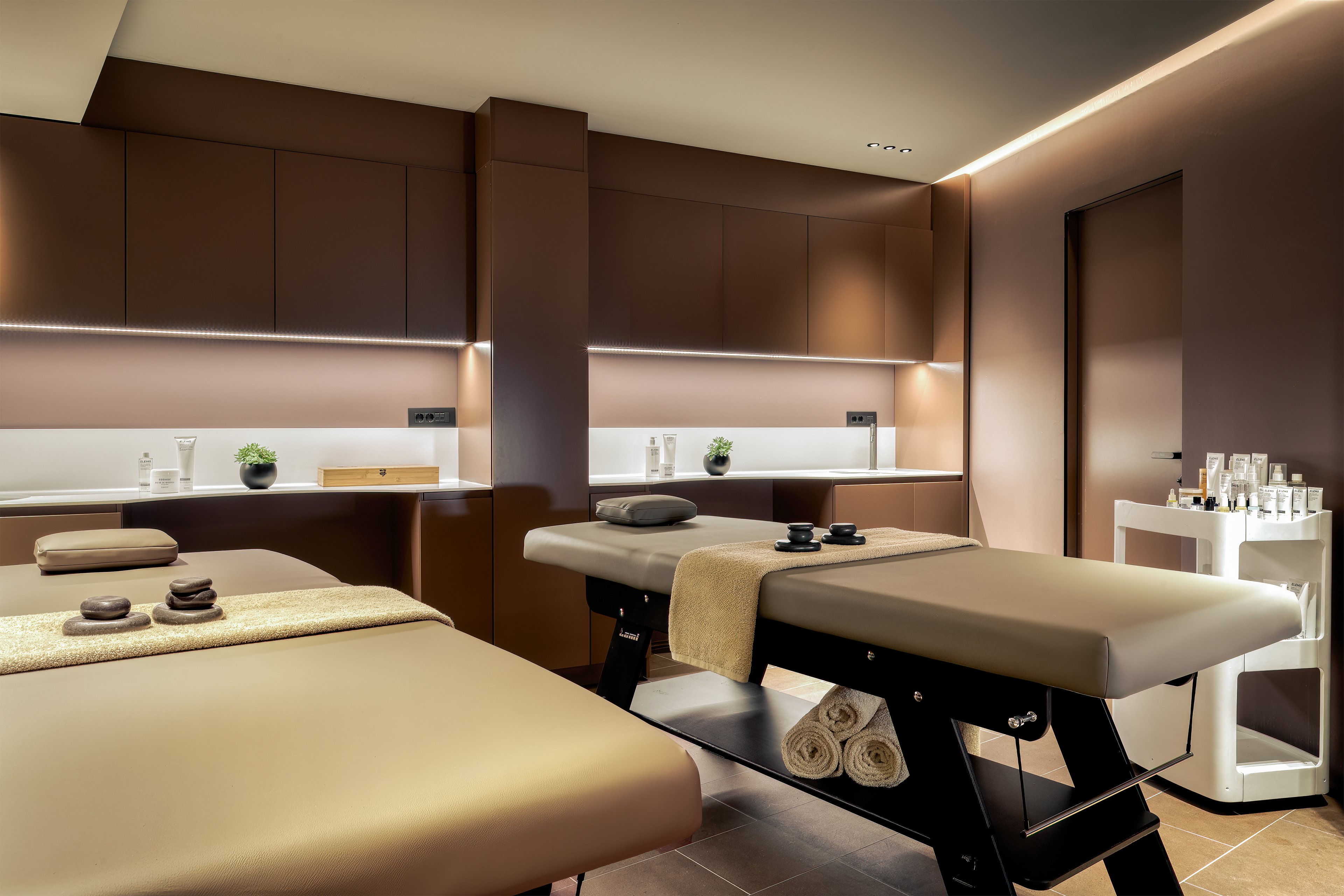 Domes Novos Santorini