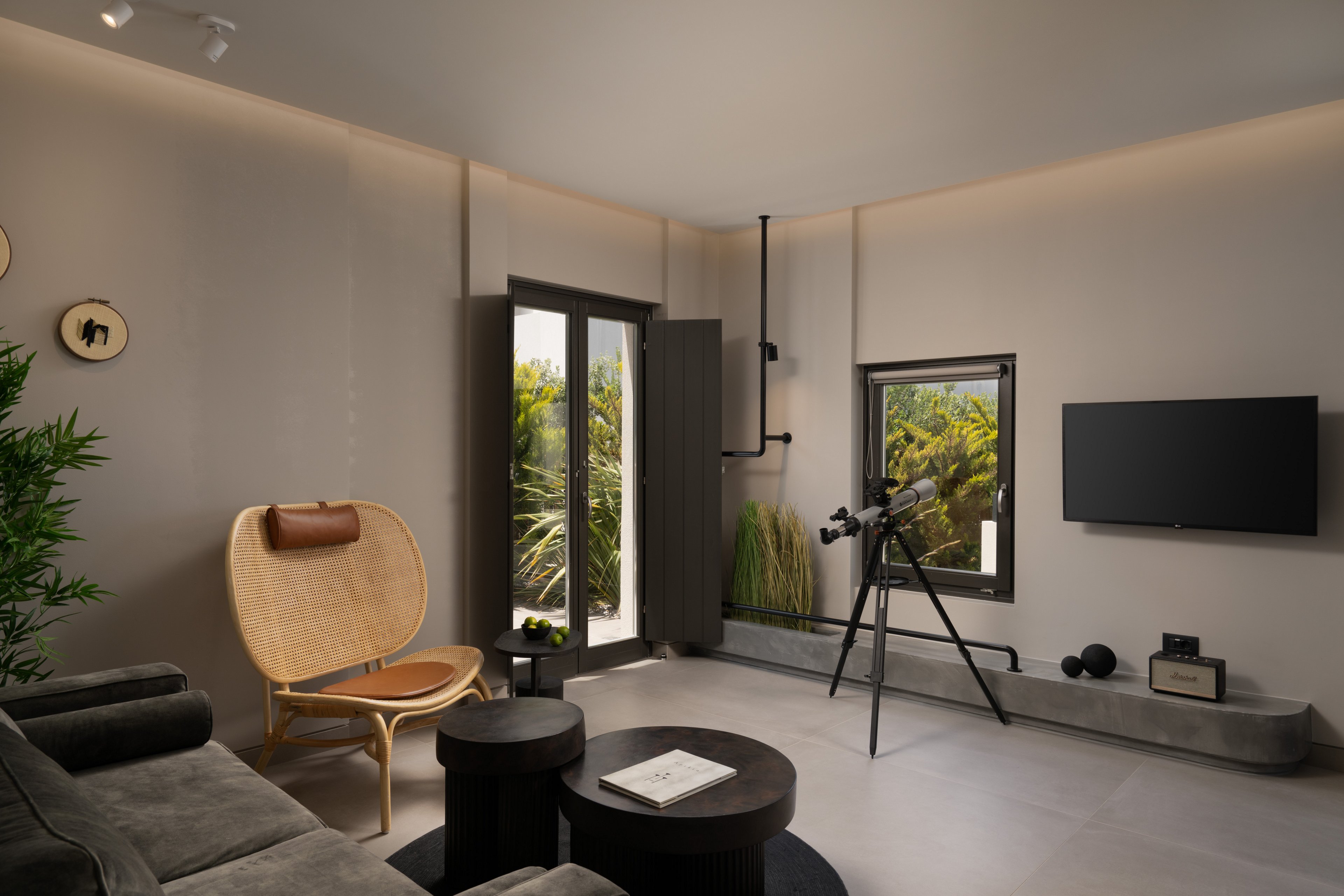 Apikia Santorini Suites