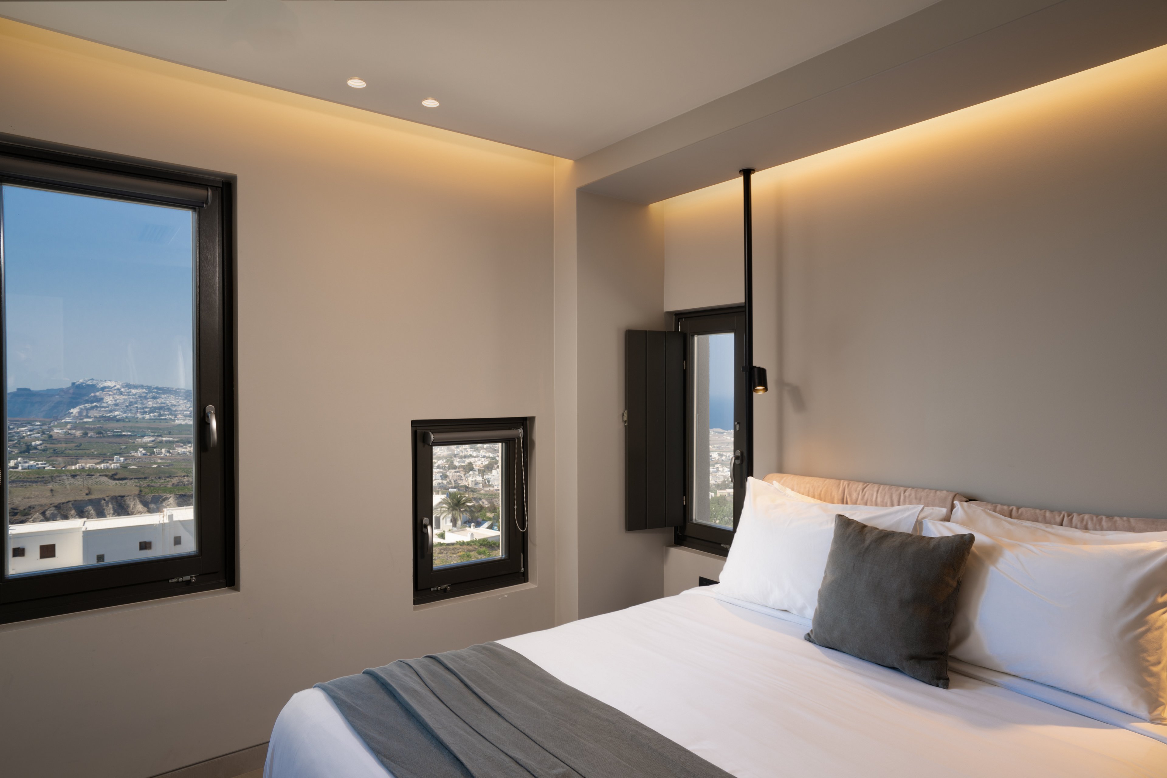 Apikia Santorini Suites