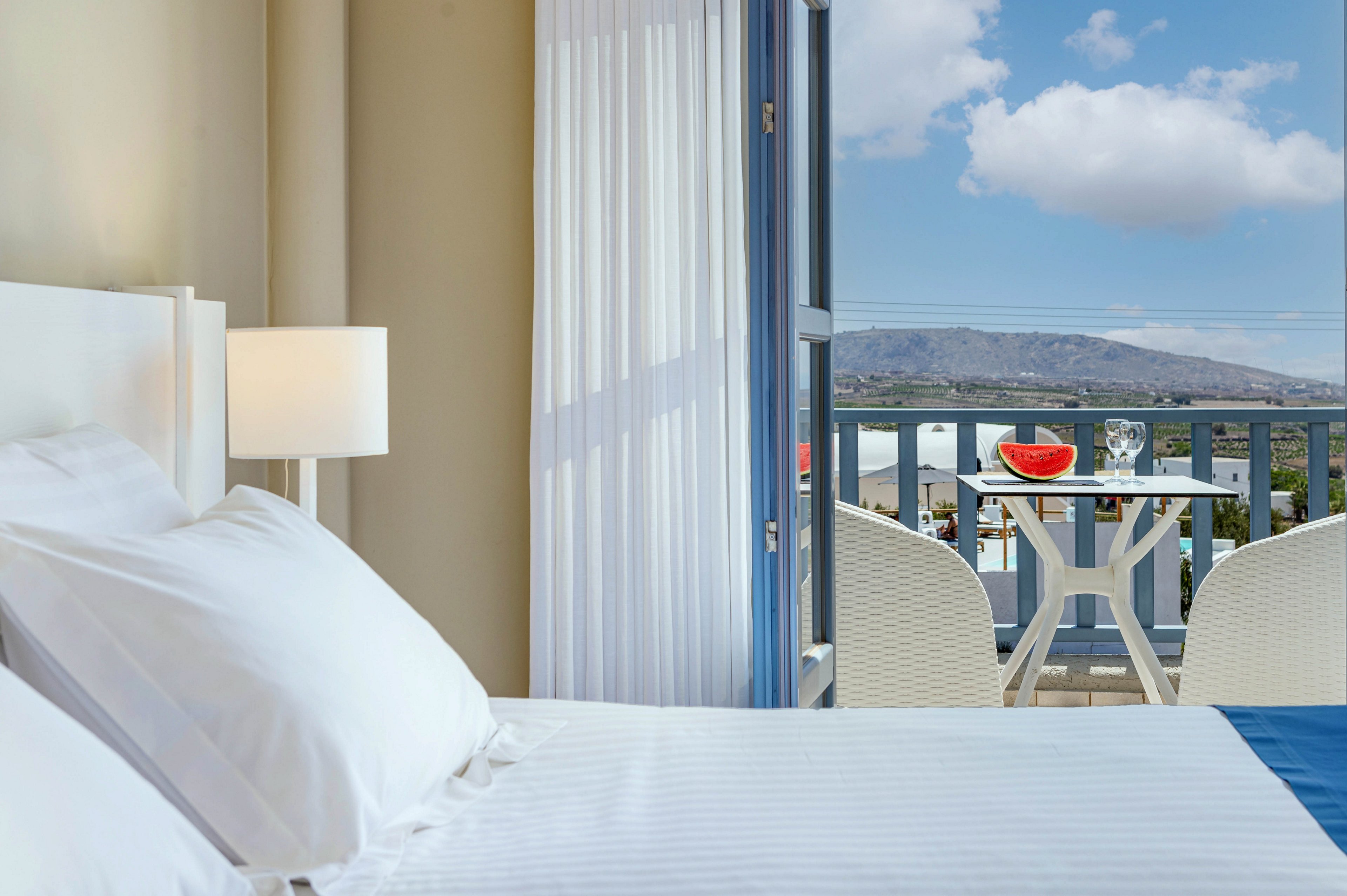 Acroterra Rosa Luxury Suites