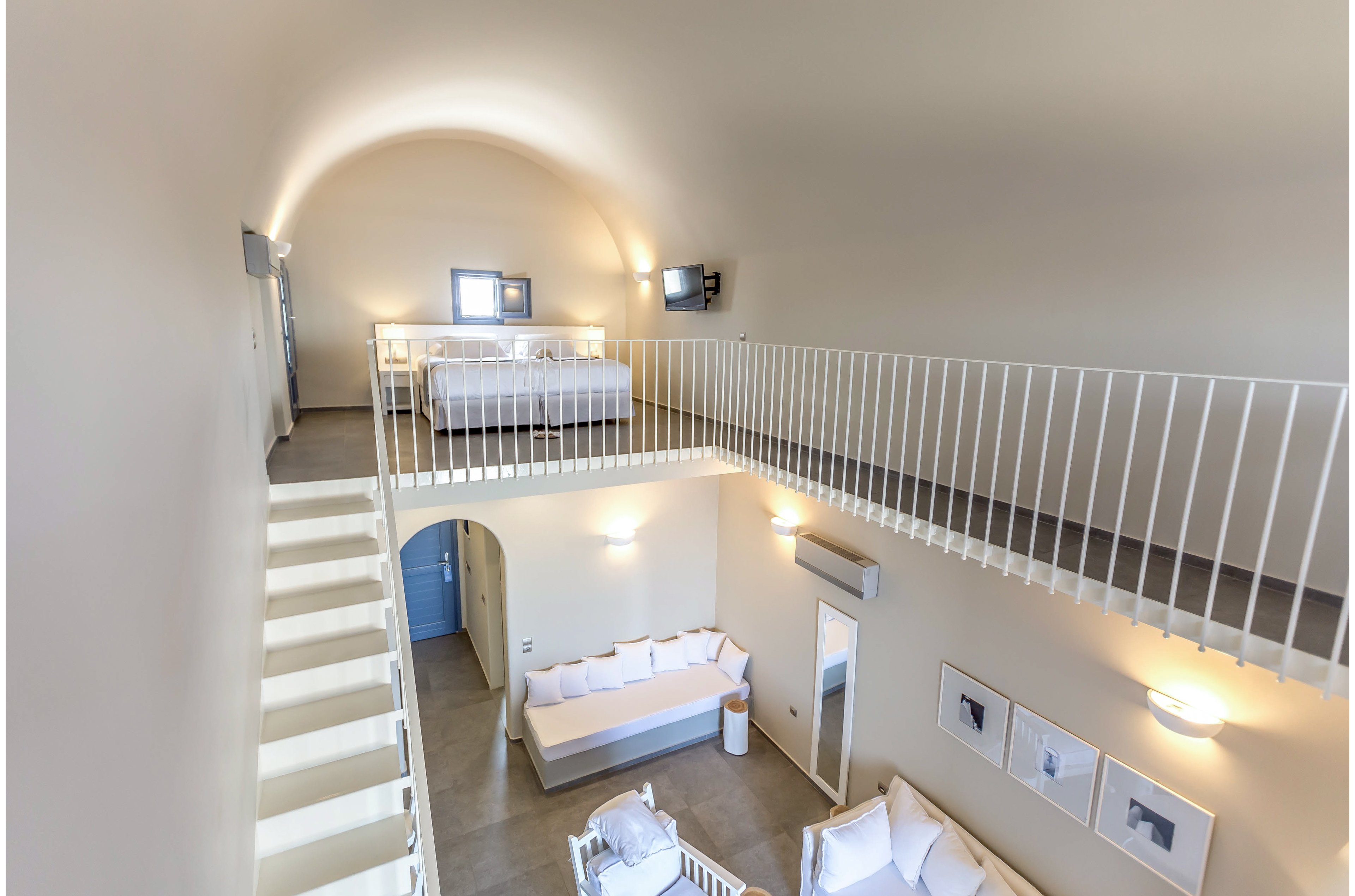 Acroterra Rosa Luxury Suites