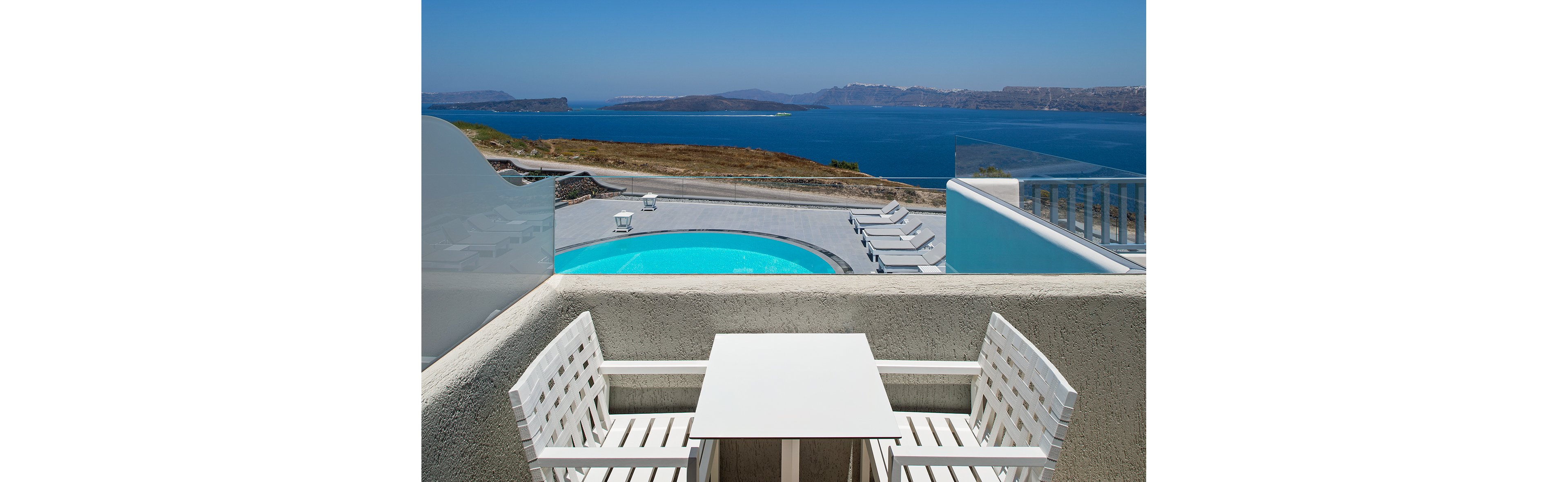 Acroterra Rosa Luxury Suites