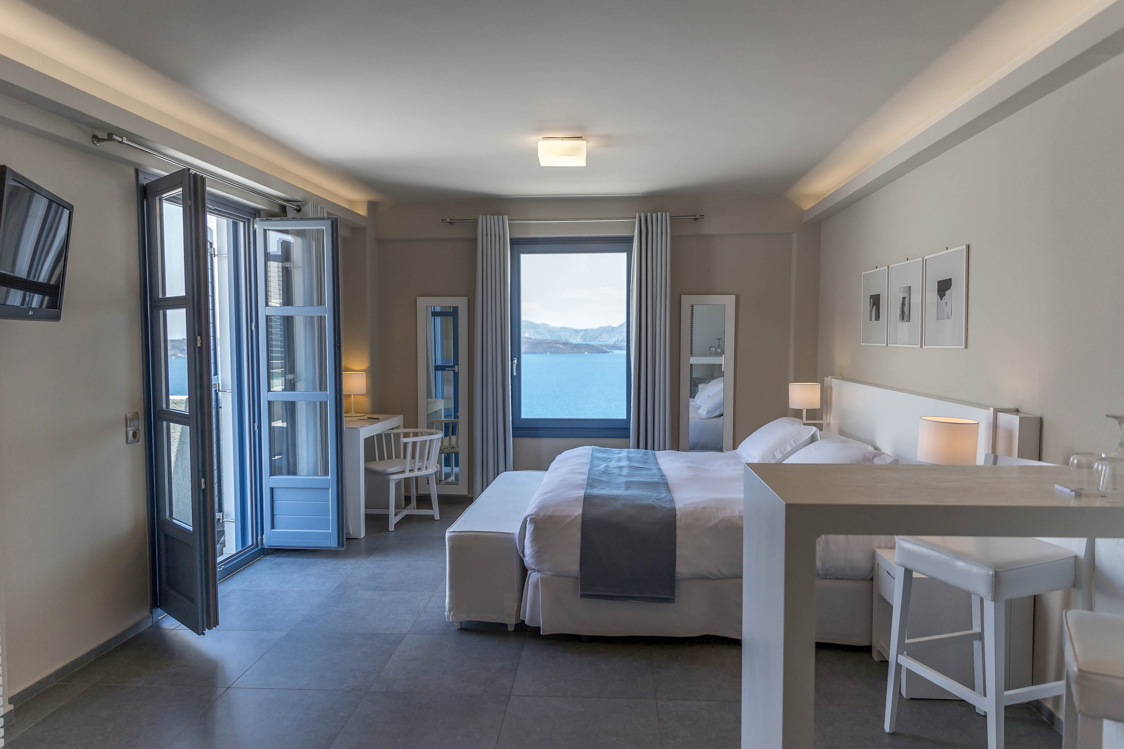 Acroterra Rosa Luxury Suites