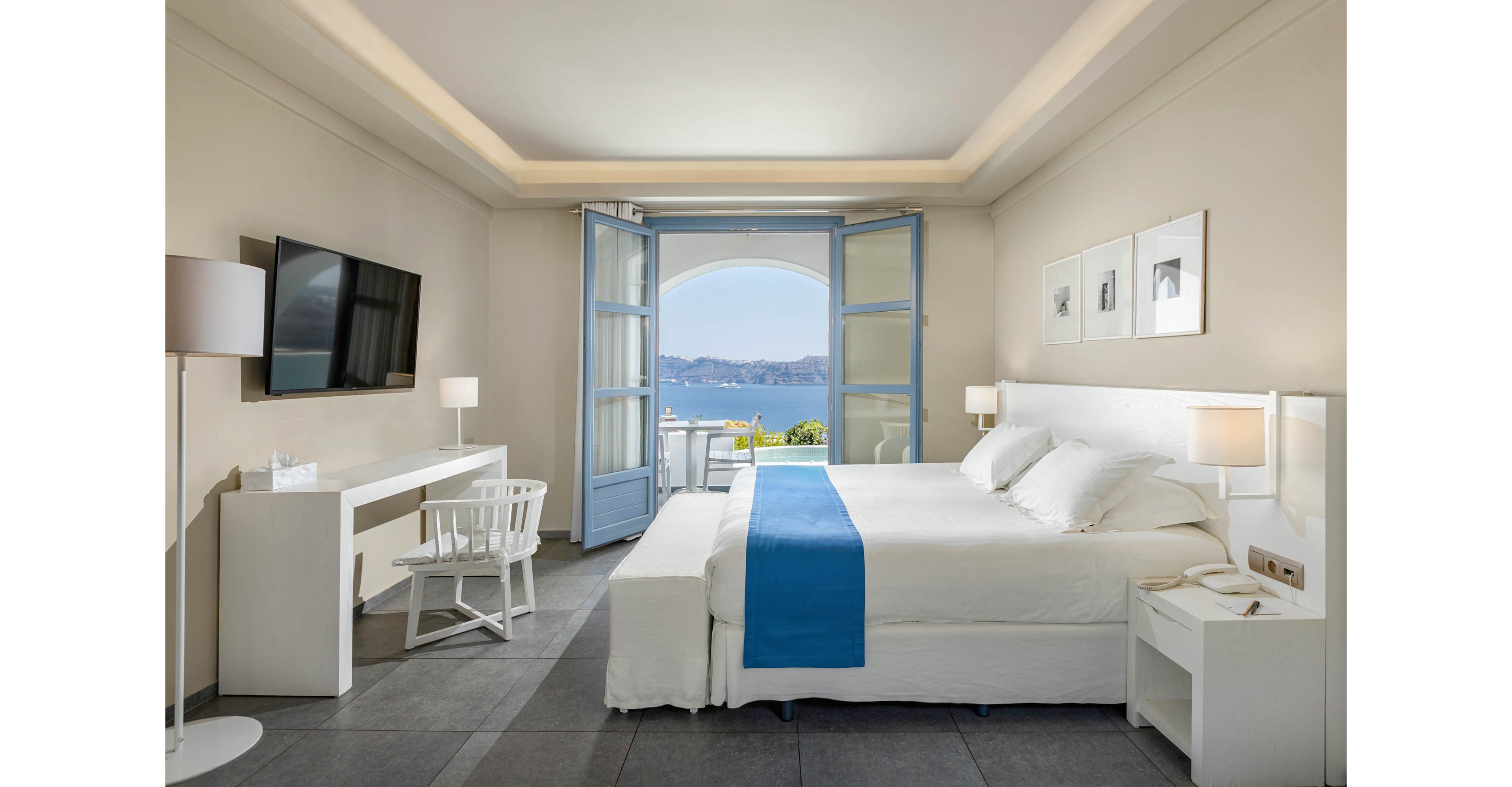 Acroterra Rosa Luxury Suites