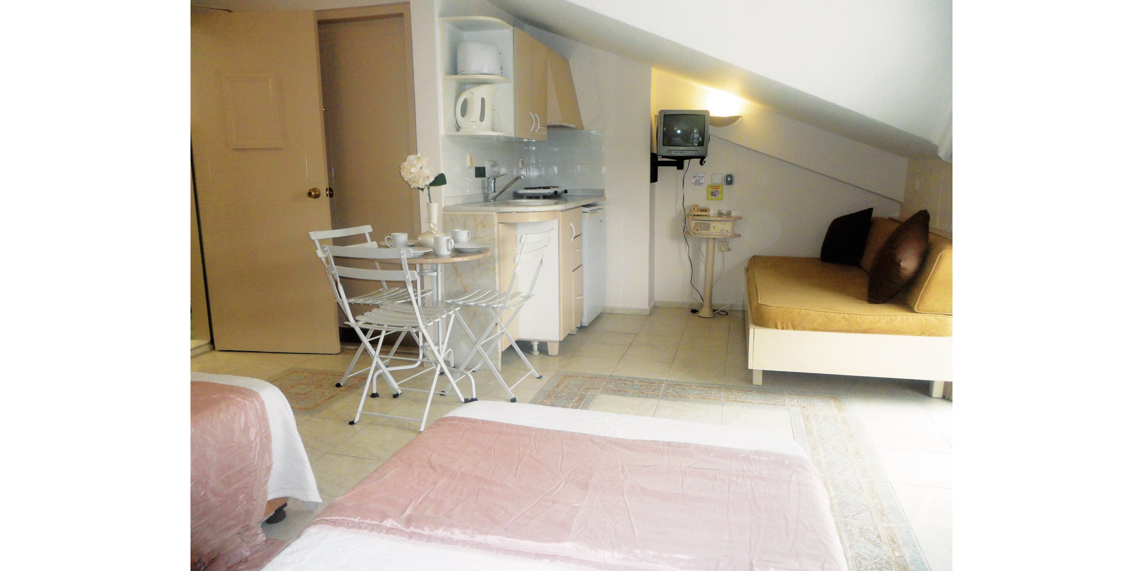 Club Atrium Hotel & Apartments