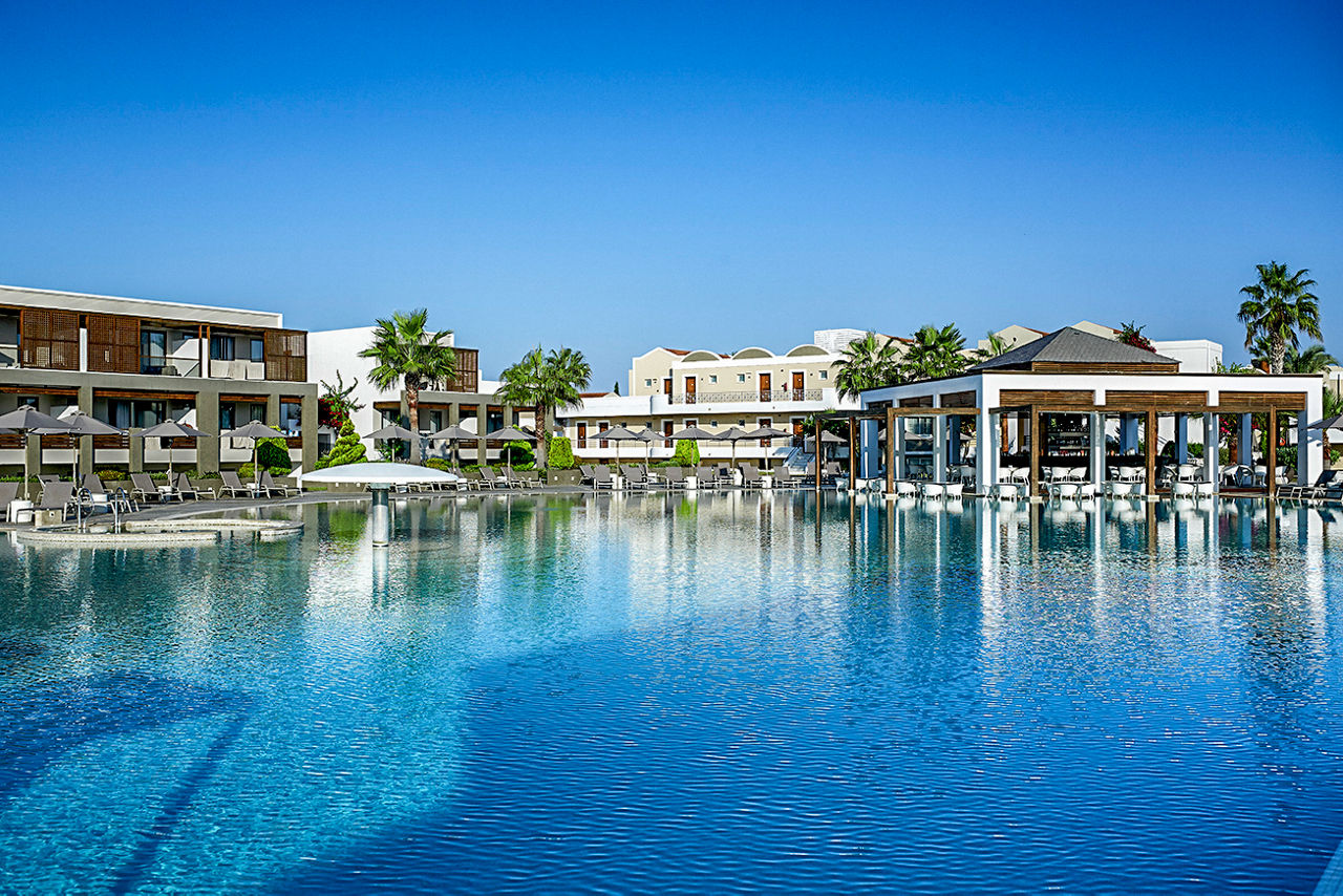 Pelagos Suites Hotel & Spa