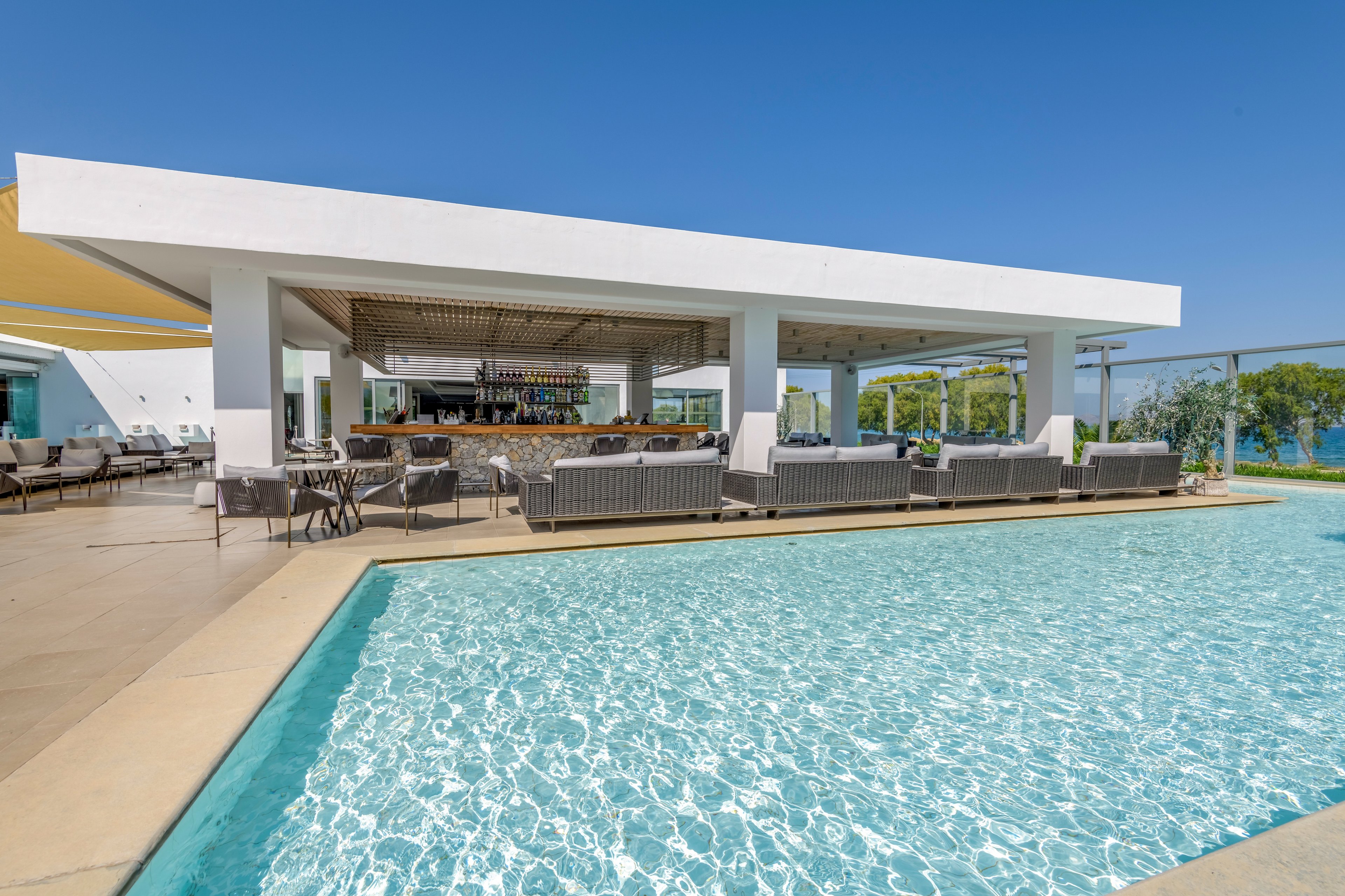 Diamond Deluxe Hotel