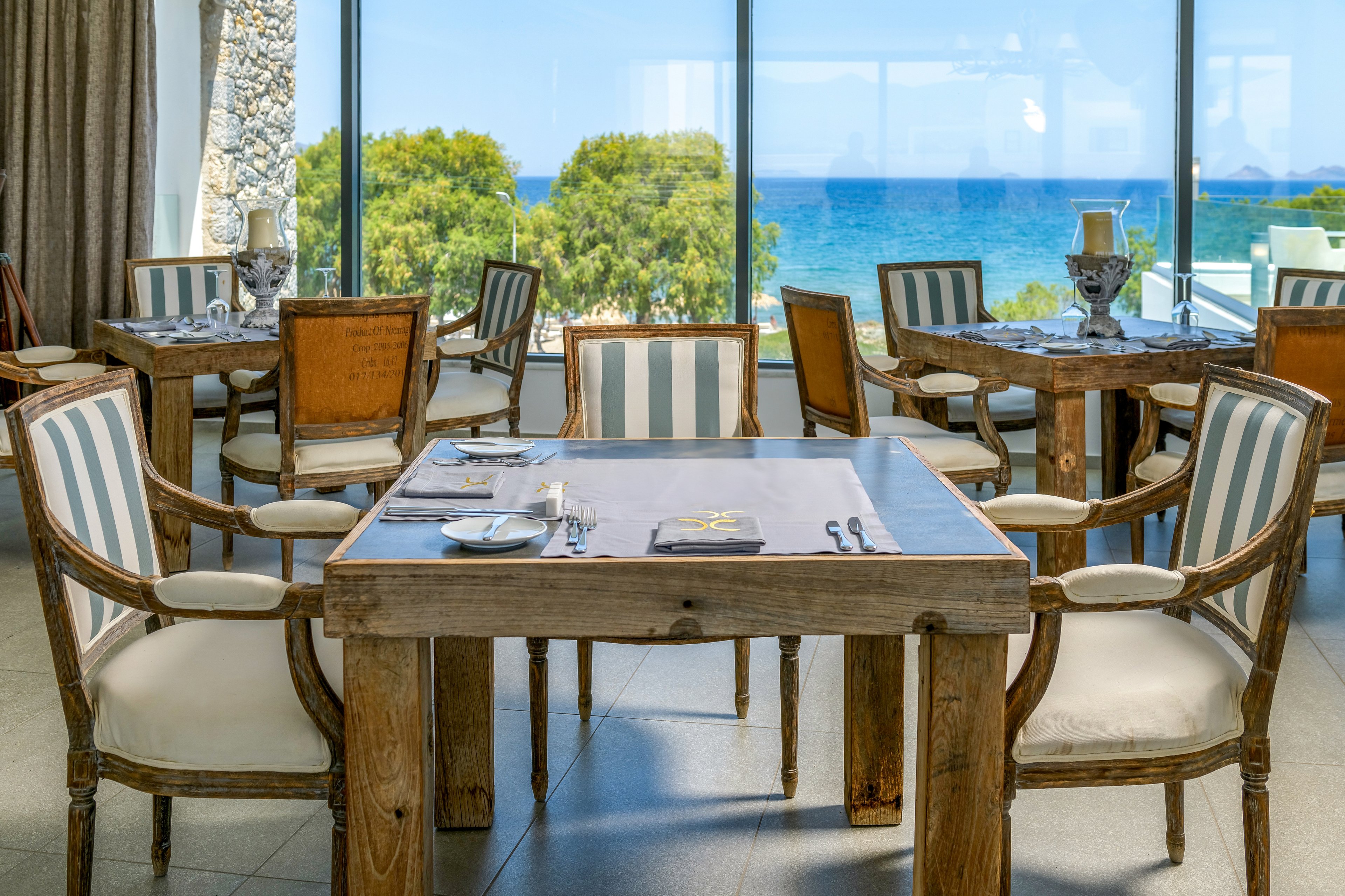 Diamond Deluxe Hotel