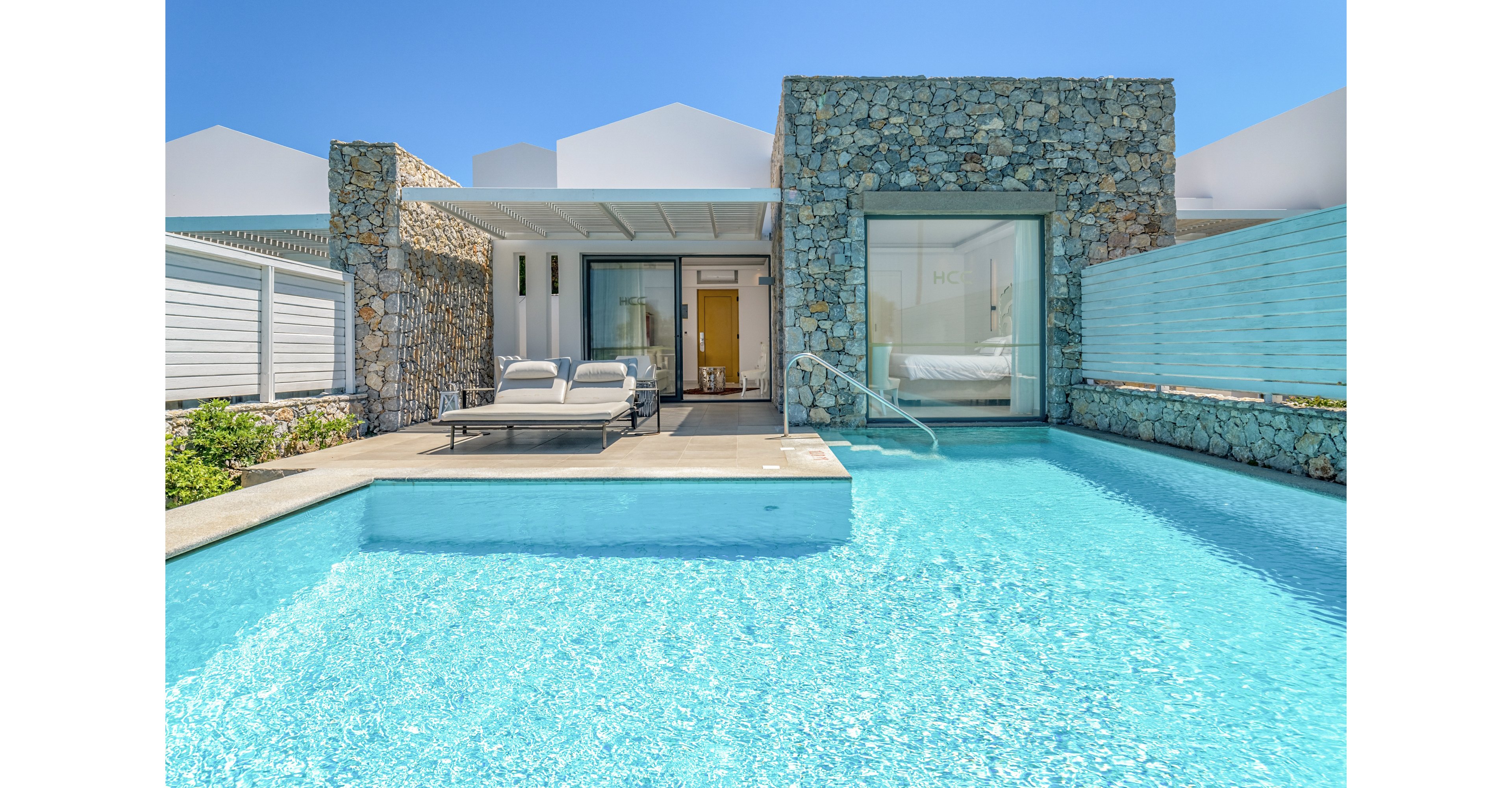 Diamond Deluxe Hotel