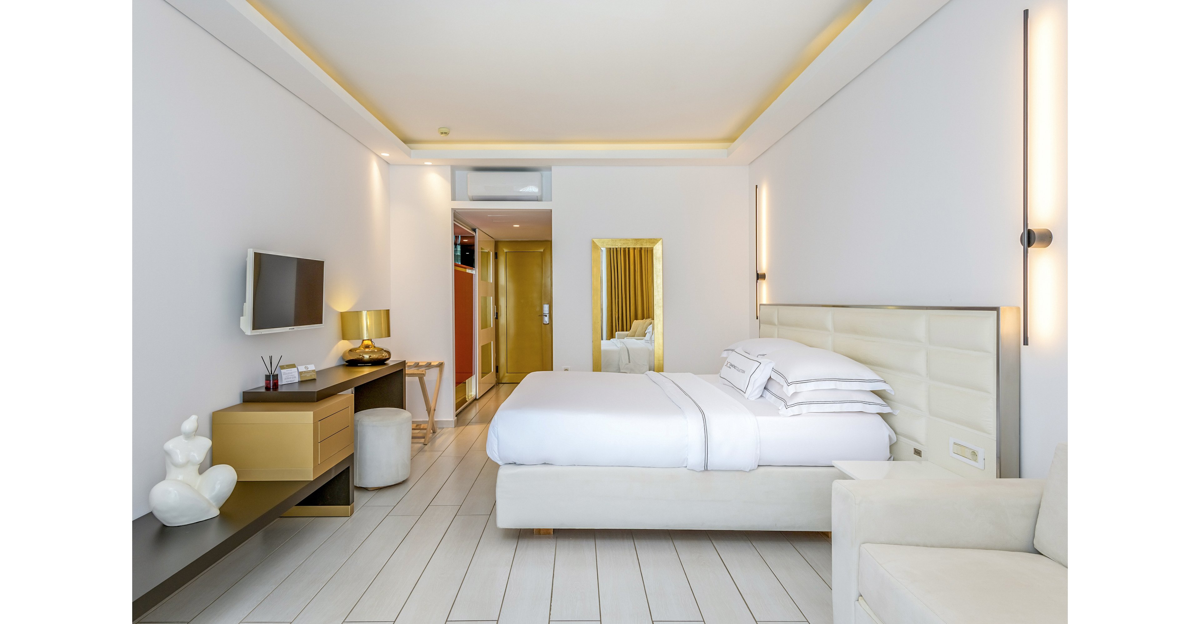 Diamond Deluxe Hotel