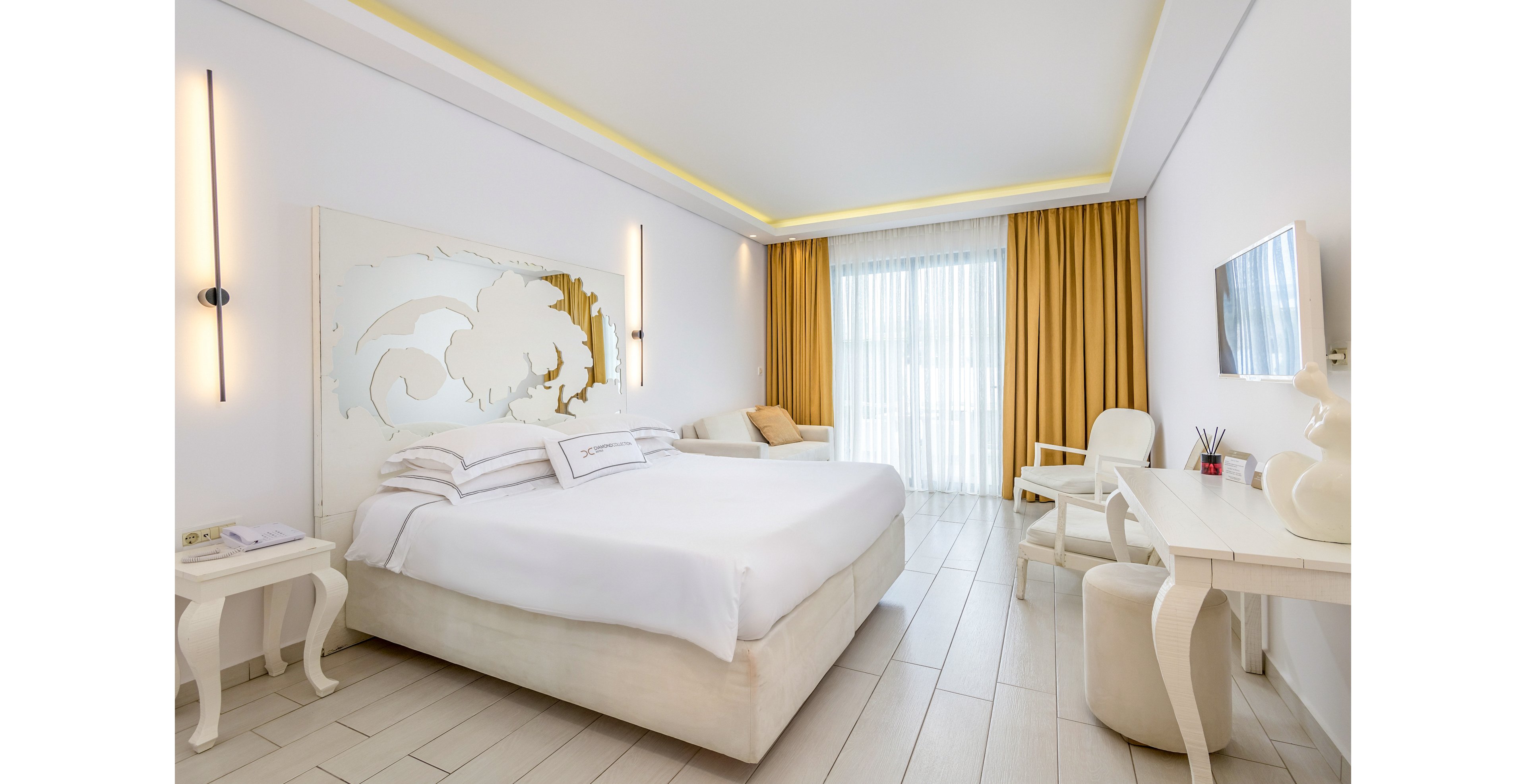 Diamond Deluxe Hotel